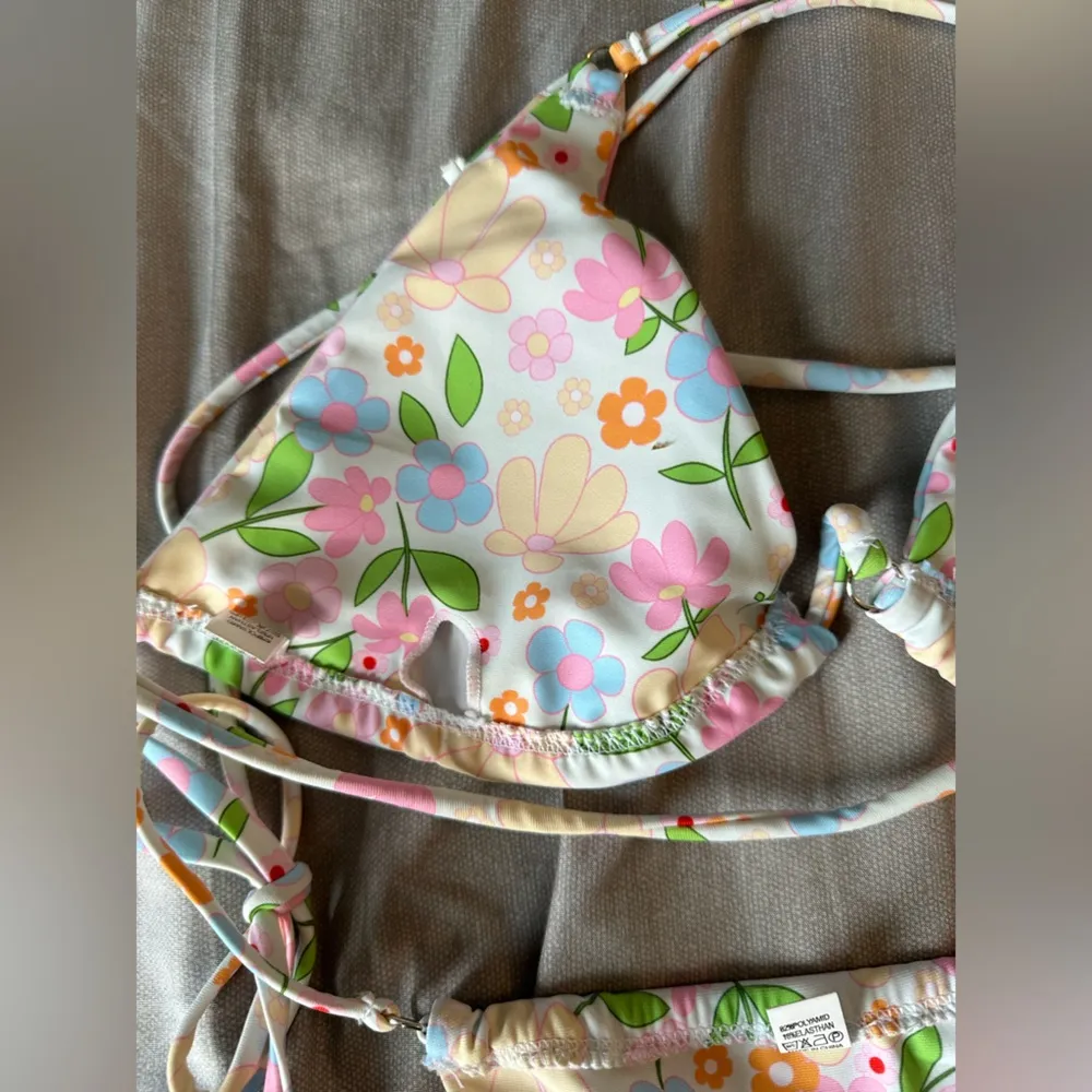 Boutique string bikini Size M - Image 3