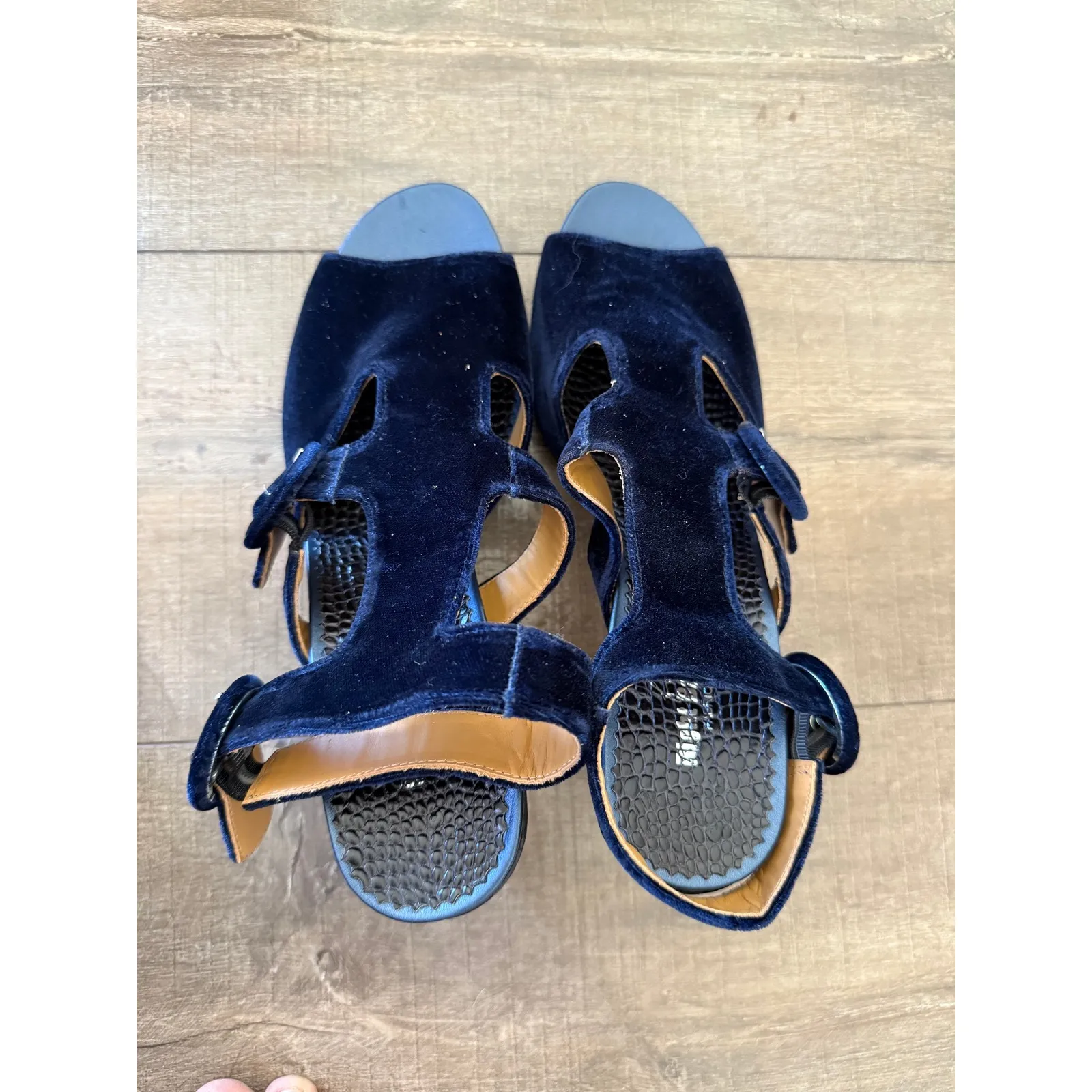 Femme Right Bank Shoe Co Velvet Block Heel Sandals Buckle‎ Peep Toe Blue 9.5M Size 9.5 - Image 2