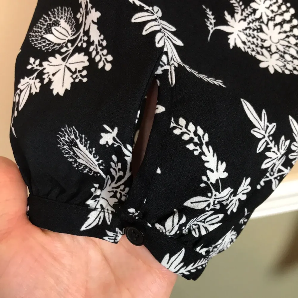 NWT LOFT Women’s Floral Print Black White Long Sleeve Wrap Dress - Image 6