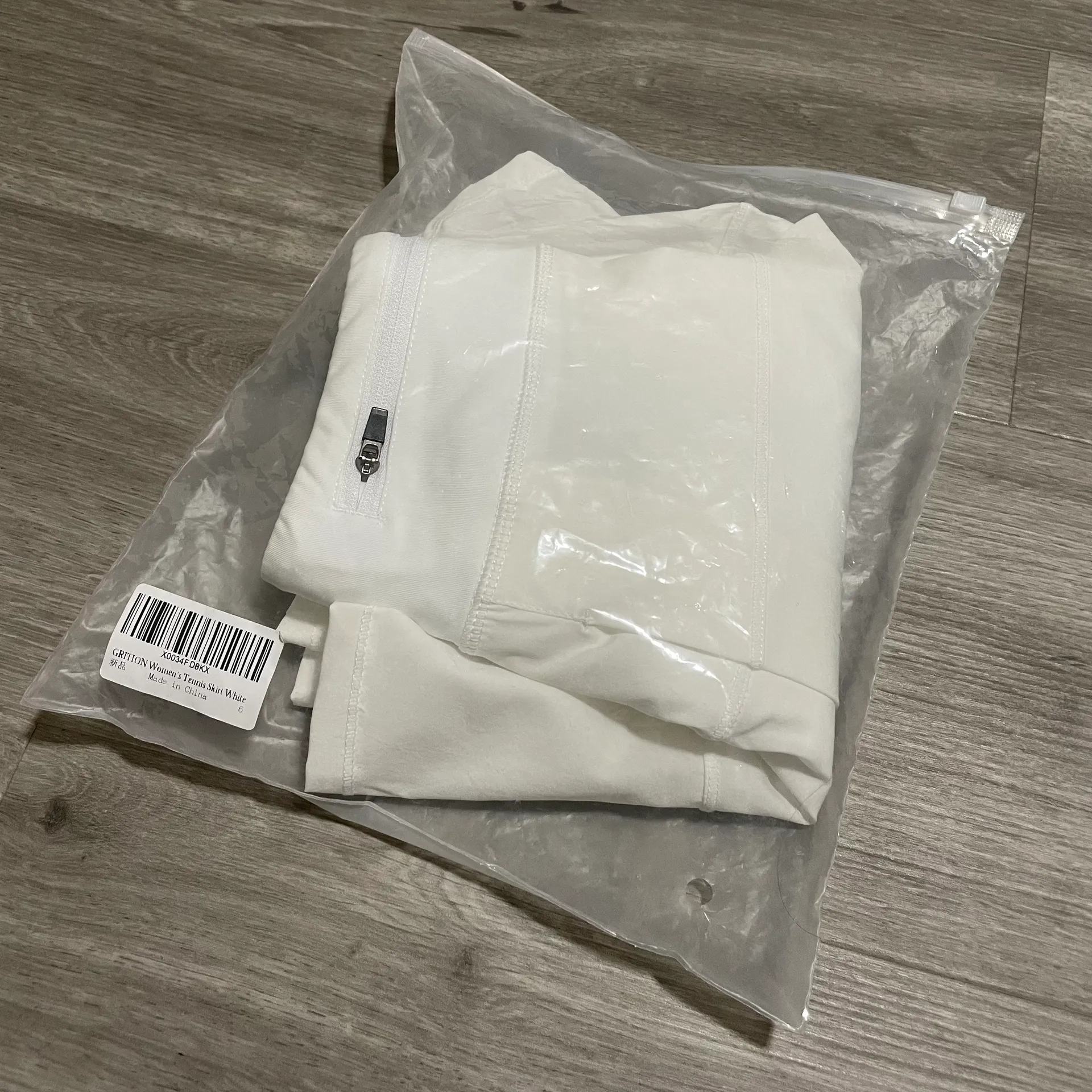 White Tennis Skirt/Skort. Size 6 - Image 7