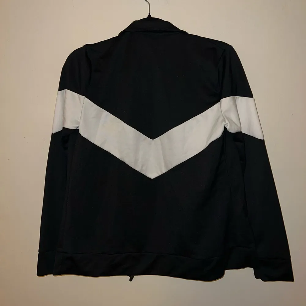 Xersion Athletic Black and White Zip Up Jacket - Image 3