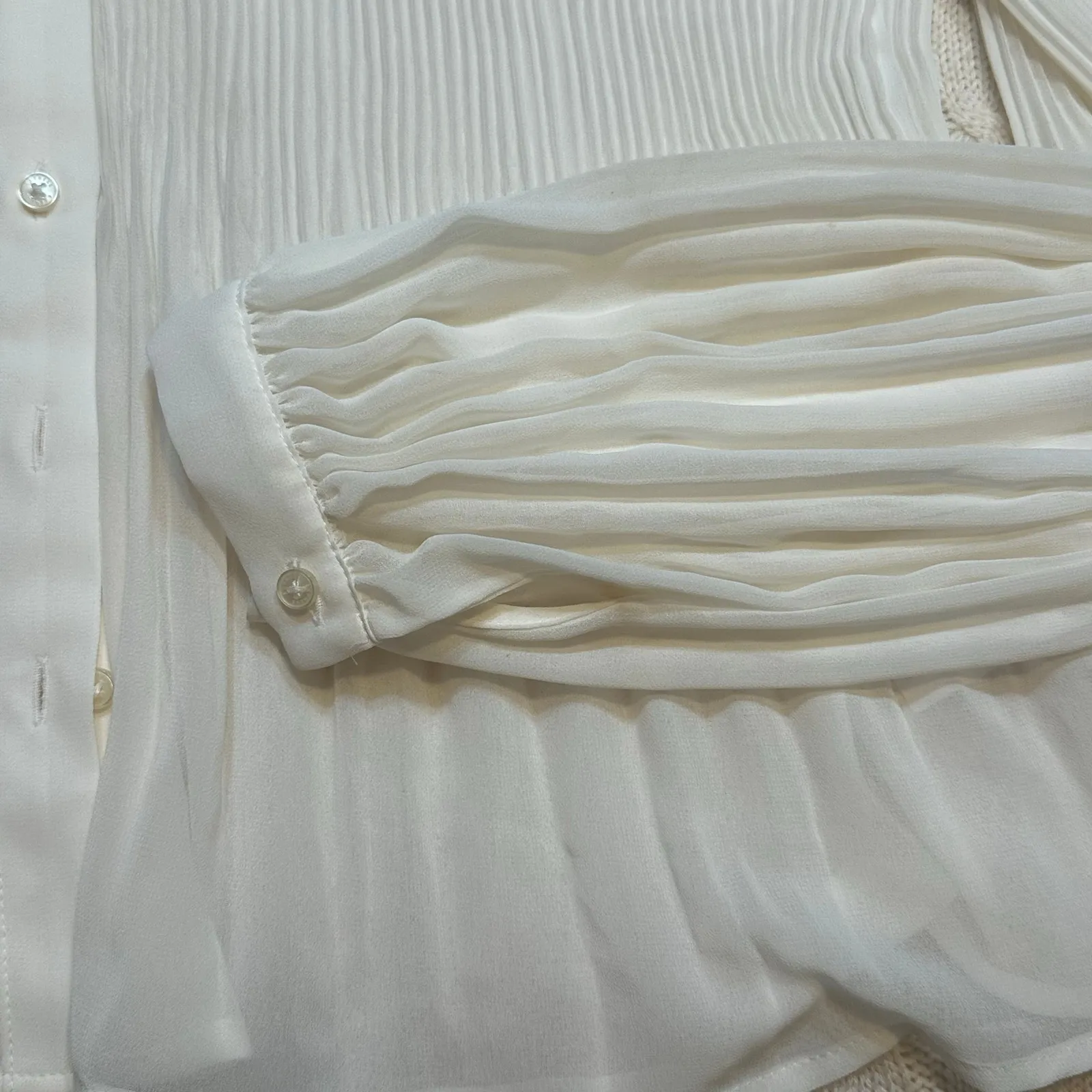 Express Cream Crinkle Long Sleeve Blouse sz XS CottageCore - Image 8