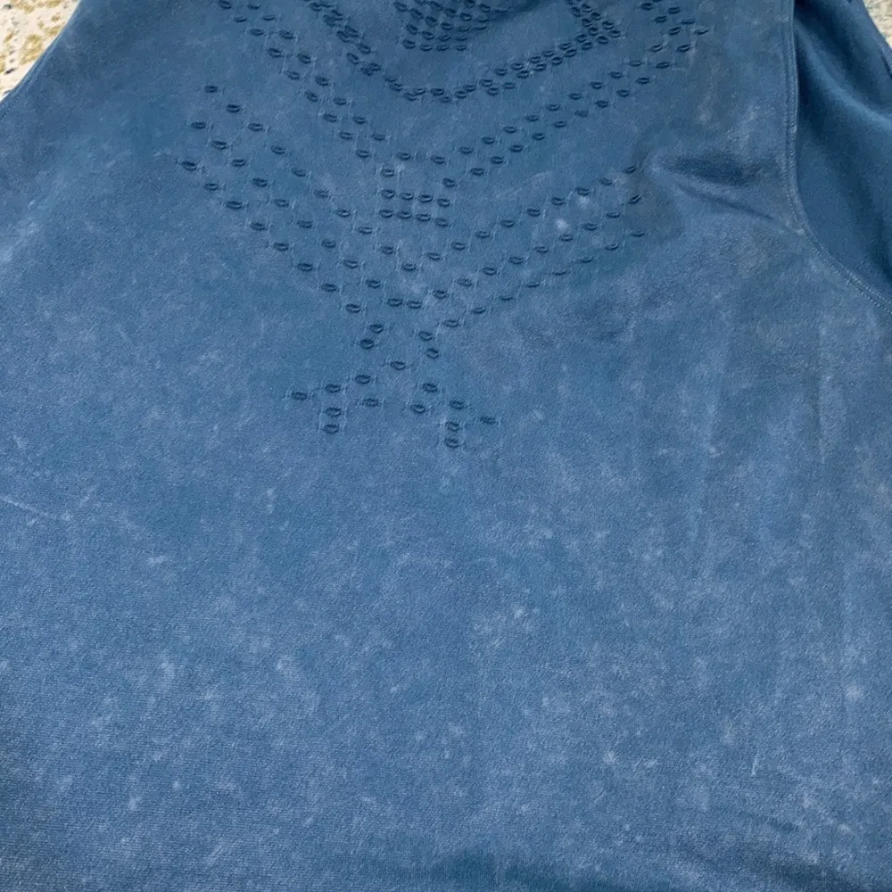 Sage  collection athletic top size large - Image 4