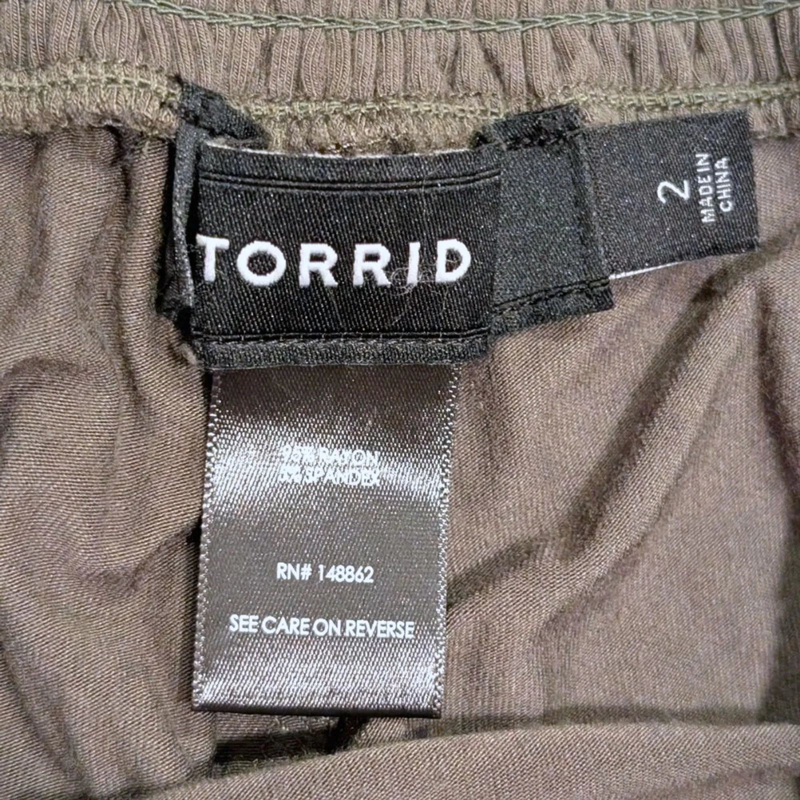 Torrid Plus Size 2 2x Knit Pants Pull On Olive Green Smocked Waist Ankle Comfy - Image 2