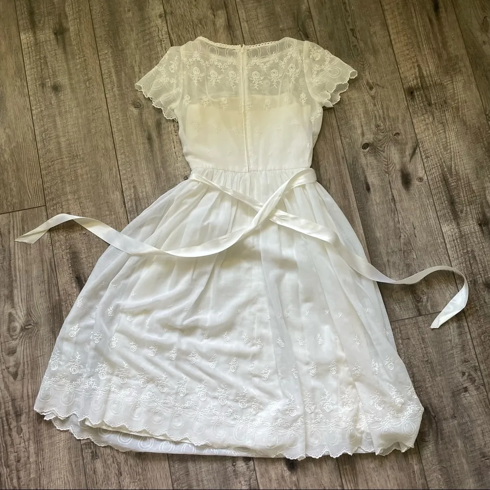 VINTAGE 1950s white cotton garden dress Size 2 - Image 11