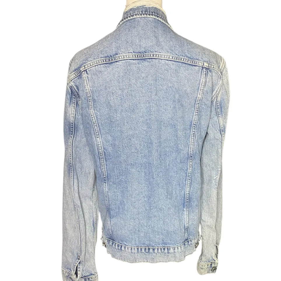 ALLSAINTS
Distressed Light Wash Denim Jean
Trucker Jacket Medium Unisex - Image 4