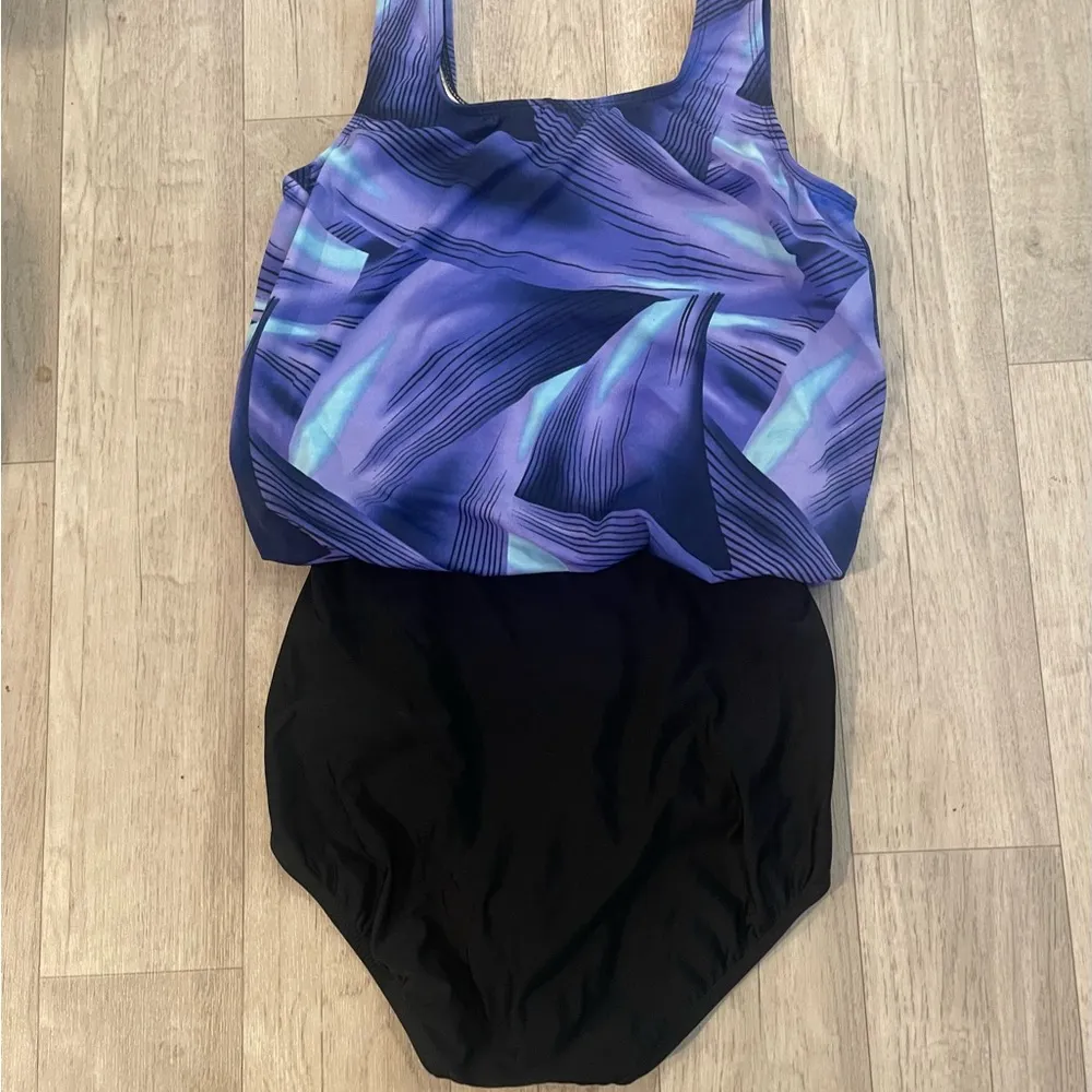 The one piece swim suit size 10 NWOT black purple geometric - Image 4