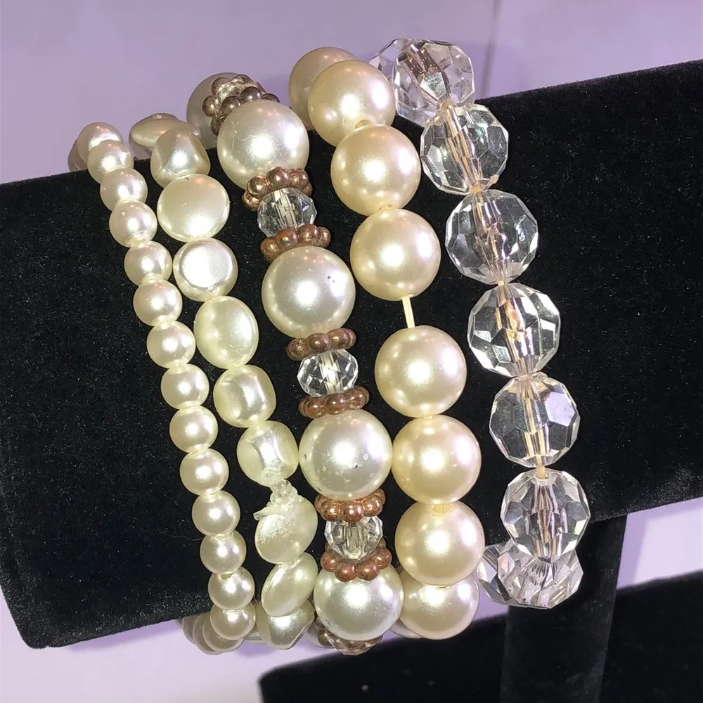 Lot of 4 Chunky Flower Retro Beaded Boho Faux Pearl Stretchy Bracelets White - Image 3