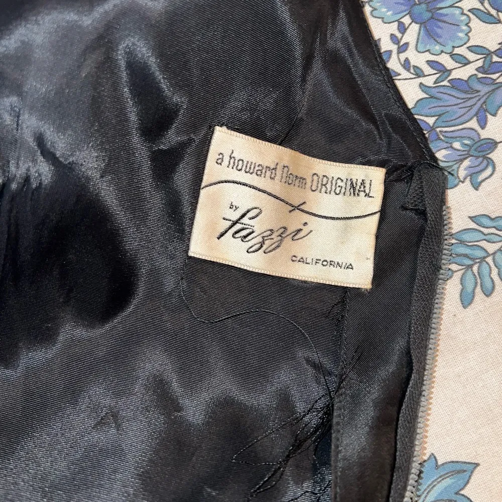 Gorgeous Vintage 1950s Fazzi California Black Rainbow Sequin Cocktail Dress! Size 10 - Image 7