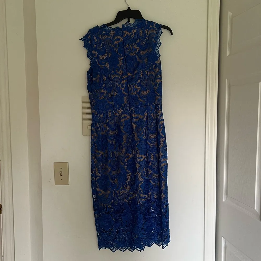 Dress the Population Women's Claudette Lace Sheath Midi Dress - Image 4