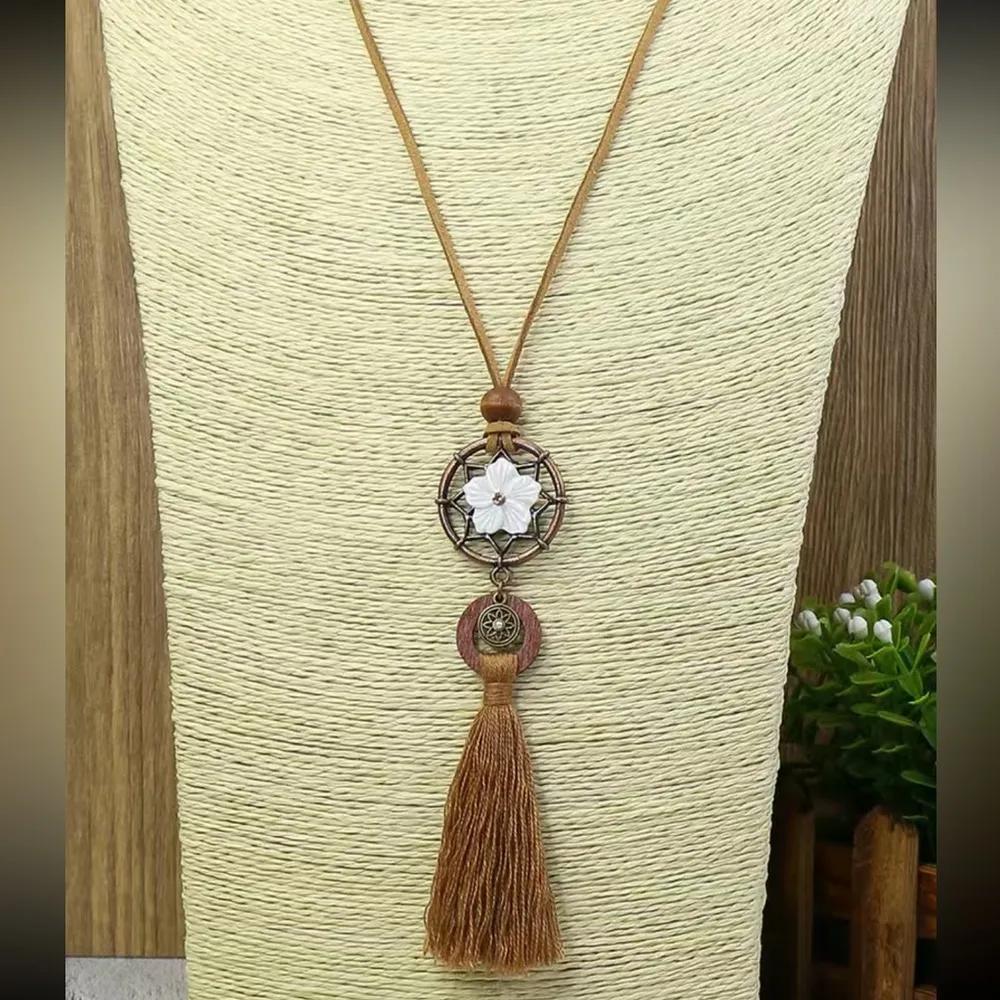 Boho Ladies 1 Pendant Necklace Round Hollow Set‎ White Flower Coffee Color Tan - Image 3
