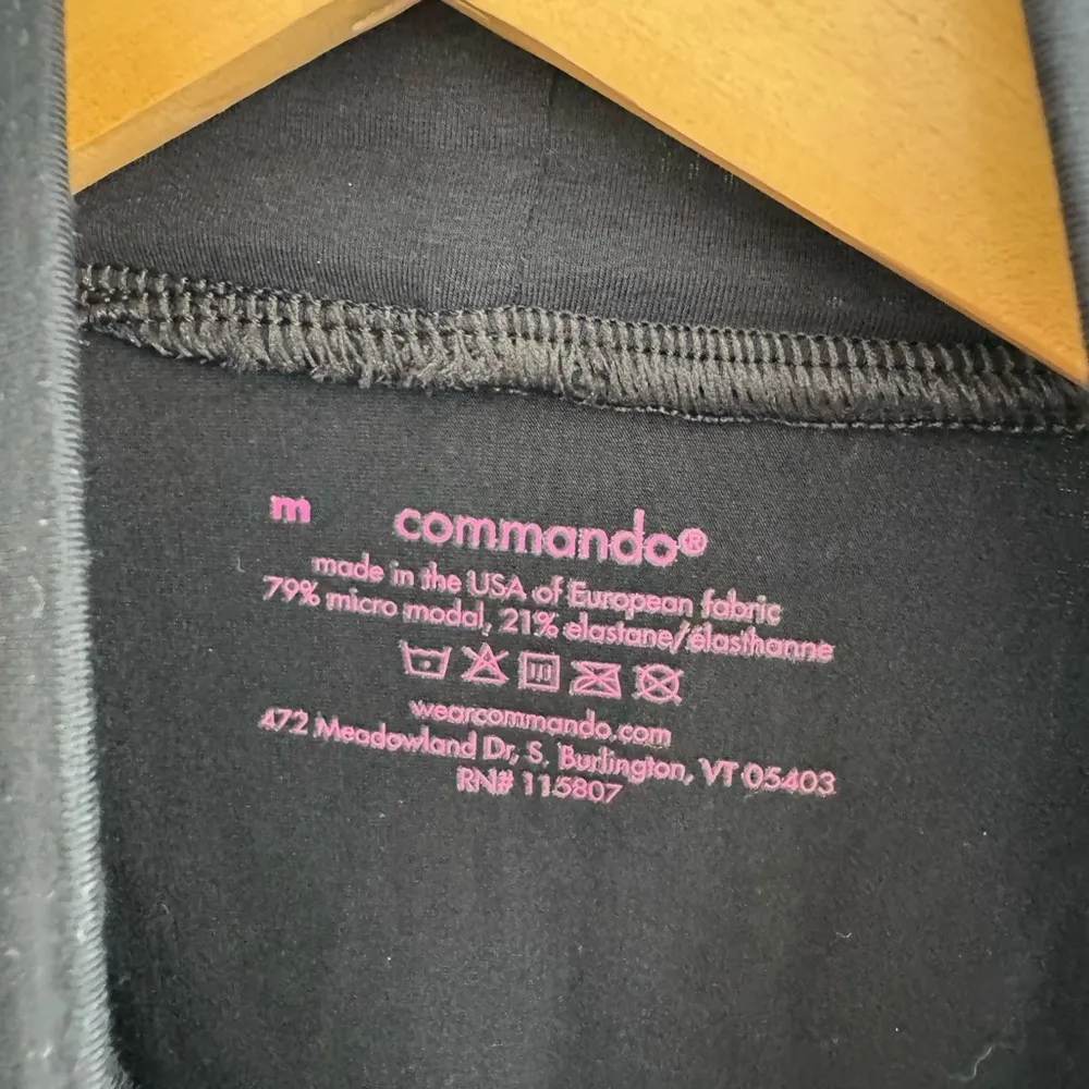 Commando Butter‎ Sleeveless Cropped Turtleneck Medium Black Turtleneck - Image 8