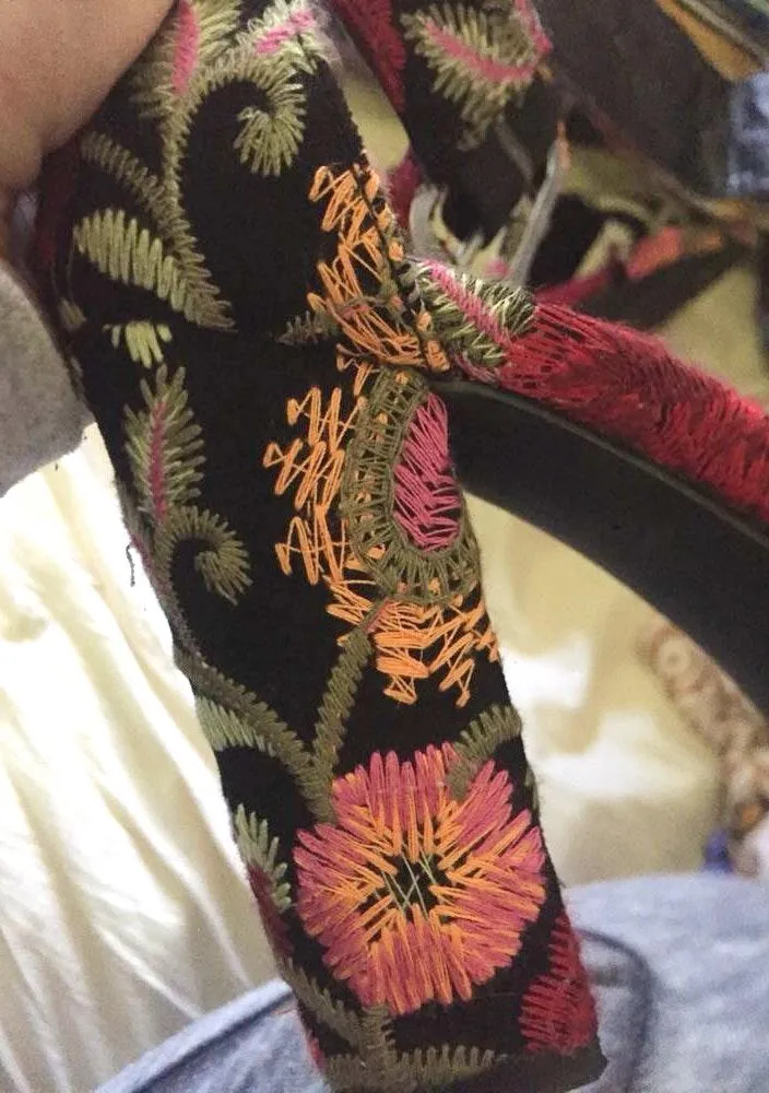 Chunky Floral Heels Size 7.5 - Image 5