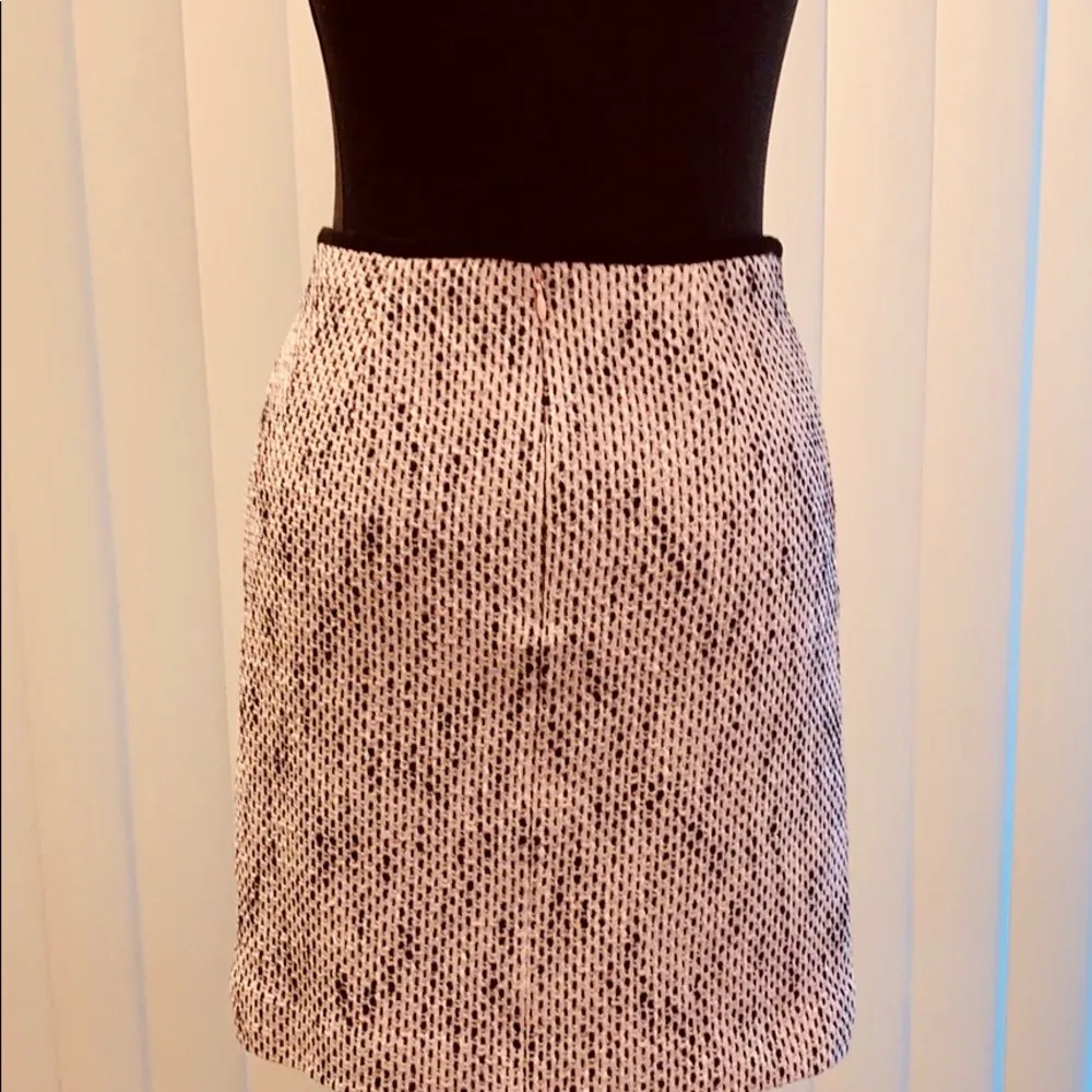 Vince Camuto pencil skirt. - Image 3
