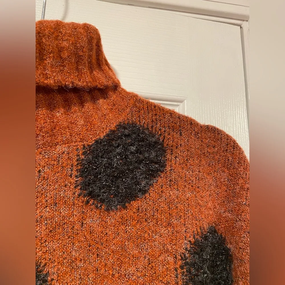 NWOT NorthStyle Size L Rust Black Polka Dot Cowl Neck Long Sleeve Fuzzy Sweater Orange Size L - Image 4