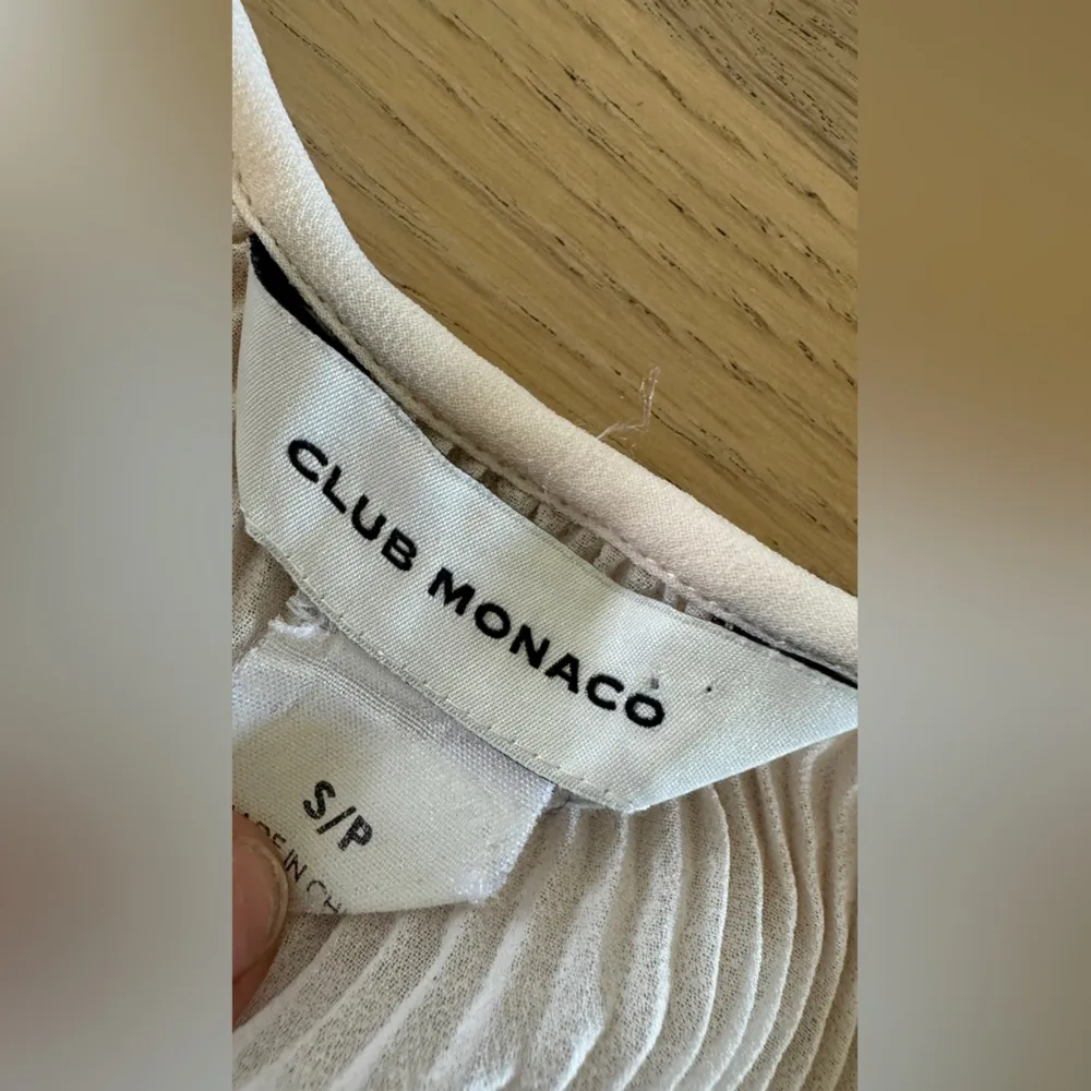 CLUB MONACO  Zameeka Ruffled Top size small - Image 7