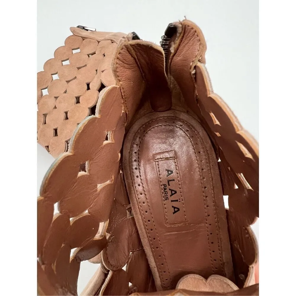 Alaia Paris Laser Cut Suede Booties Sandals Heels Nude Made in Italy 37.5 Tan Size 7 - Image 8
