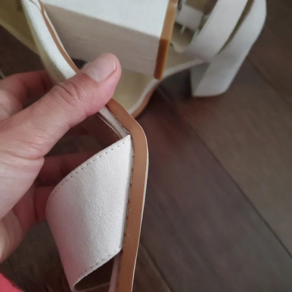 Open toes light cream colored heels size 8 women's, 3 inch chunky heels , worn 1 Pink - Image 4