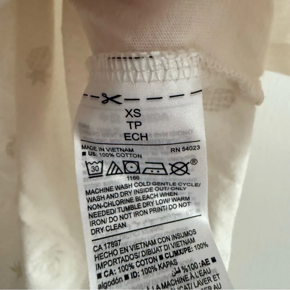 Old Navy Women's Cream V-Neck Top with Gold Foiled Pineapple Palm Tree Print XS - Image 4