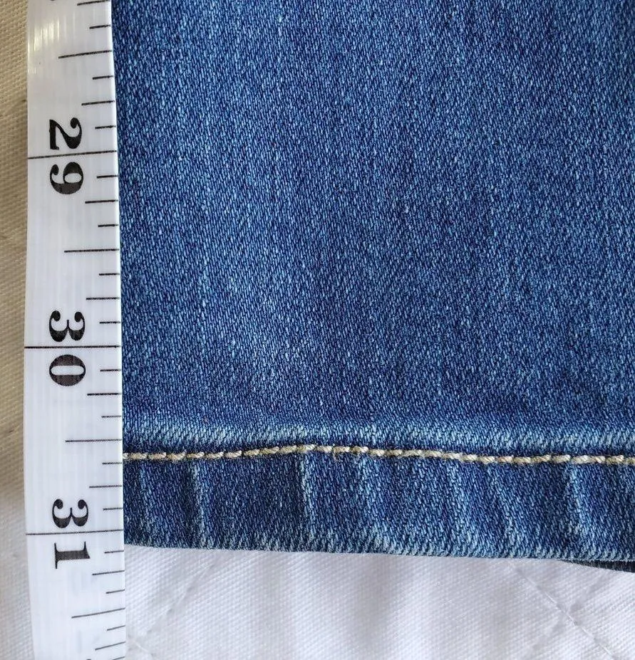 𝅺St John's Bay size 6 bootcut leg medium wash denim jeans - Image 7