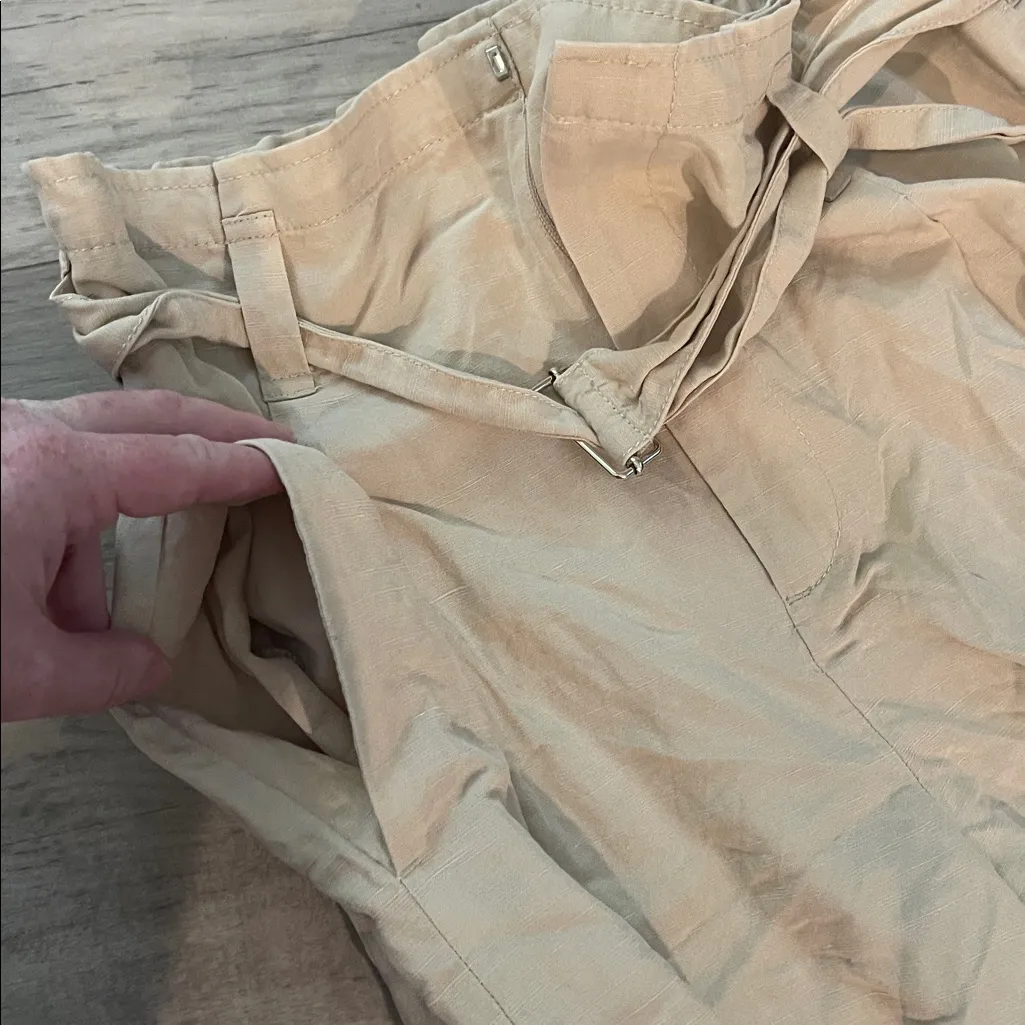 Club Monaco High Waist Tan khaki belted paper bag Shorts Sz 8 - Image 4