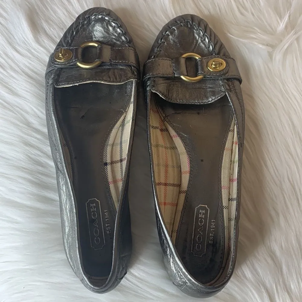 Coach  Metallic Silver Loafer Size 7.5 - Image 13