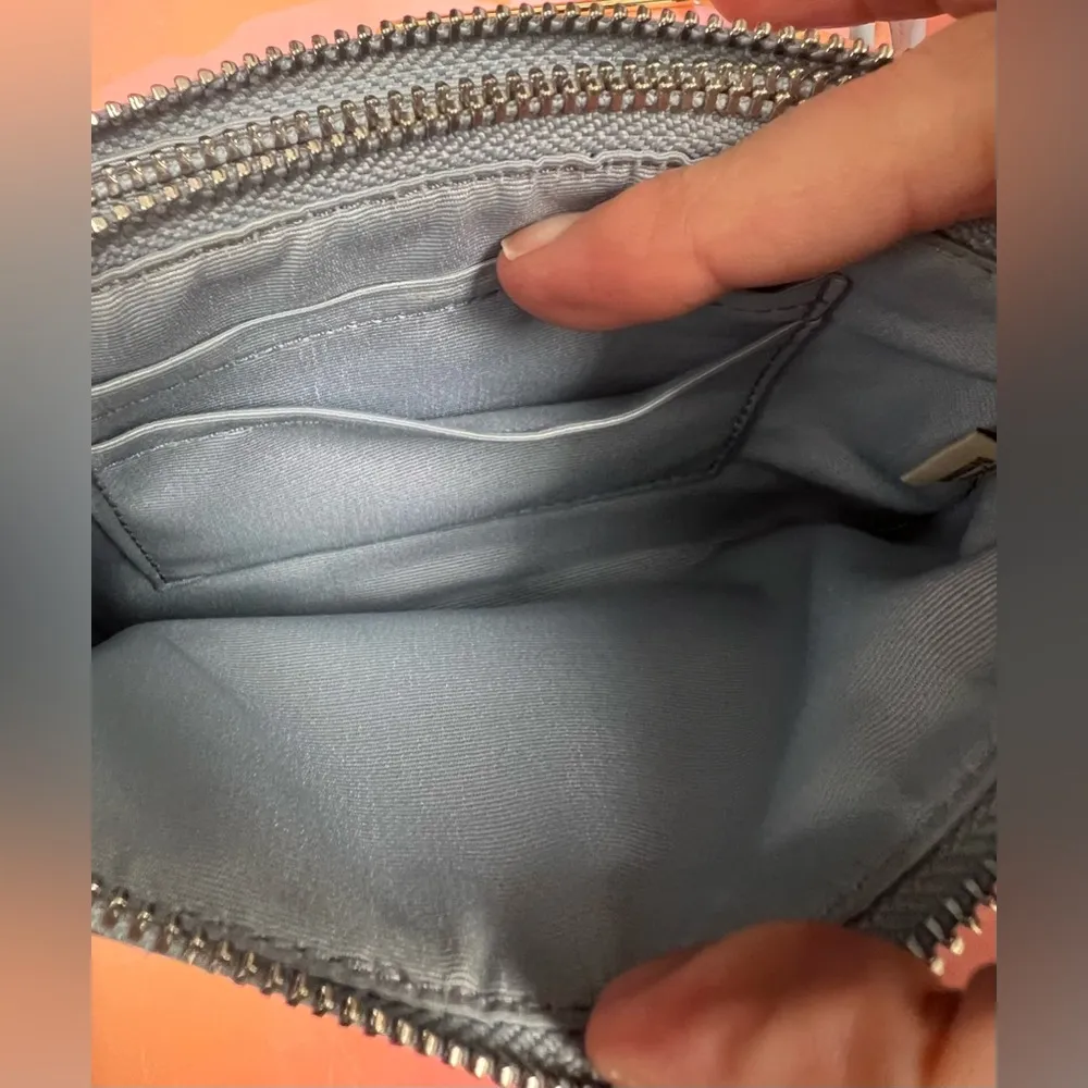 COACH signature wallet/wristlet - Image 7