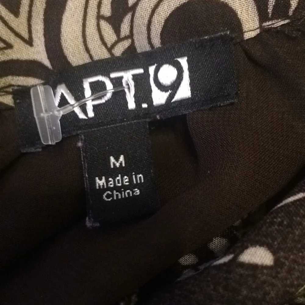 FINAL MARKDOWN Ladies apt. 9 top medium - Image 5