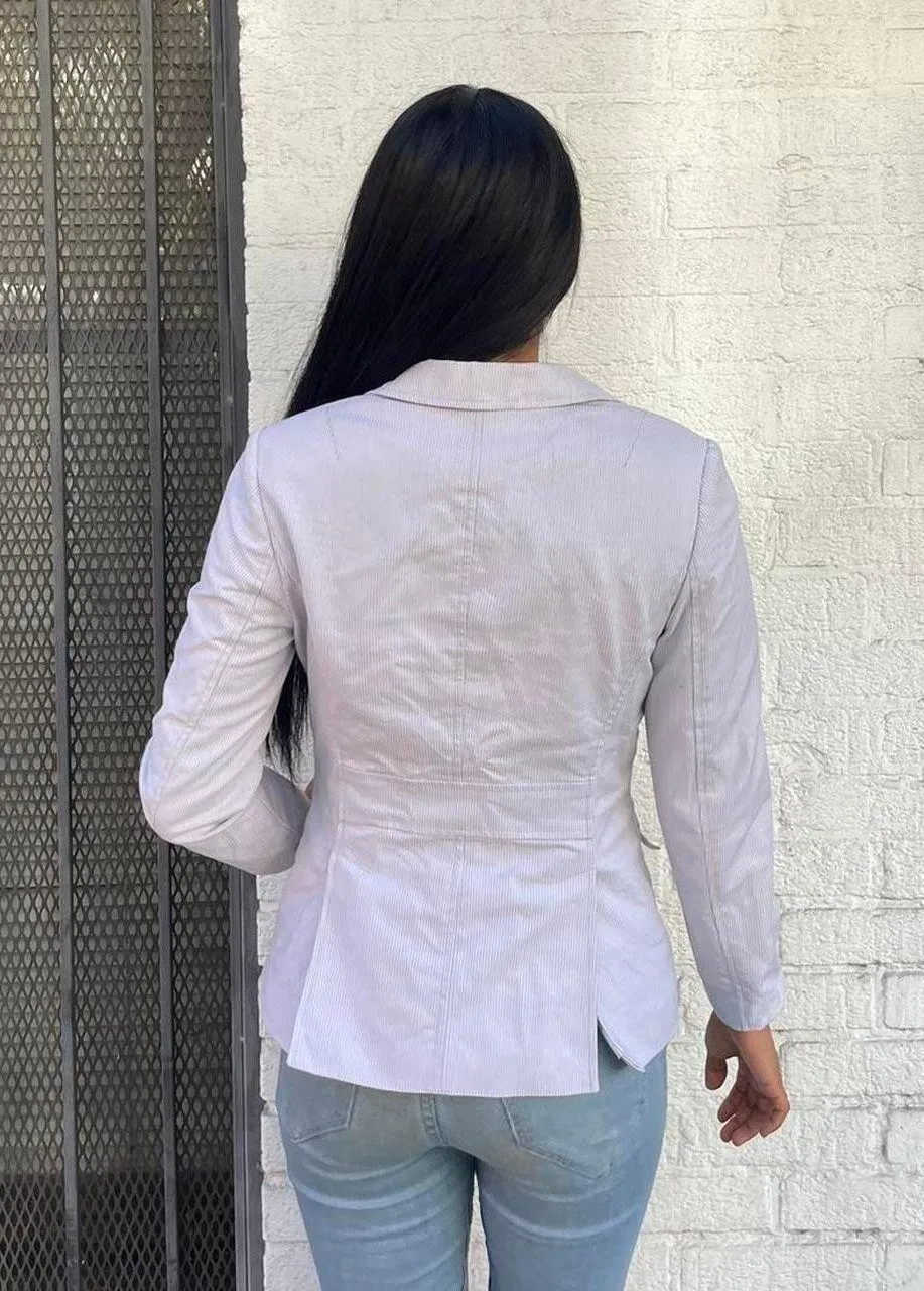 White and blue striped preppy blazer size 6 - Image 2