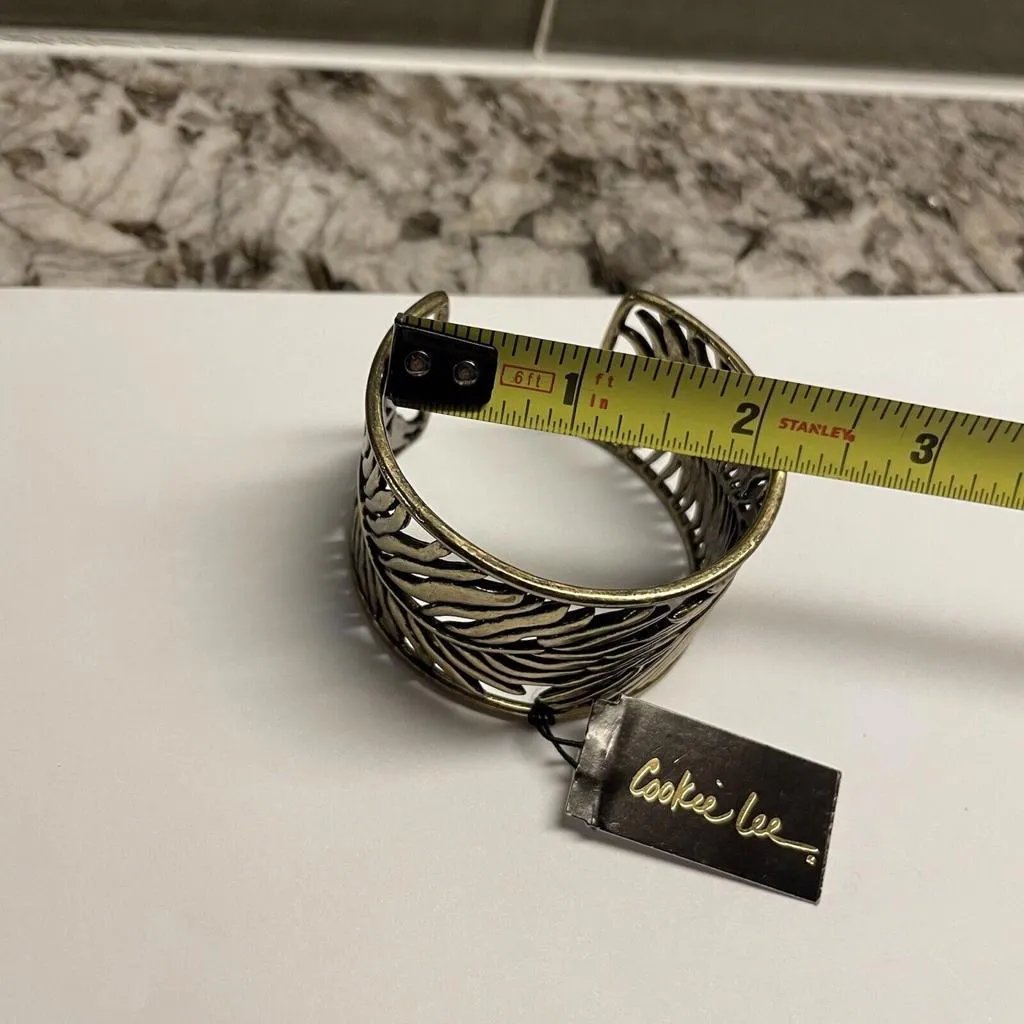 Cookie Lee NWT Leave Design Metal Bangle Bracelet MSRP $32 Nice Gift - Image 8