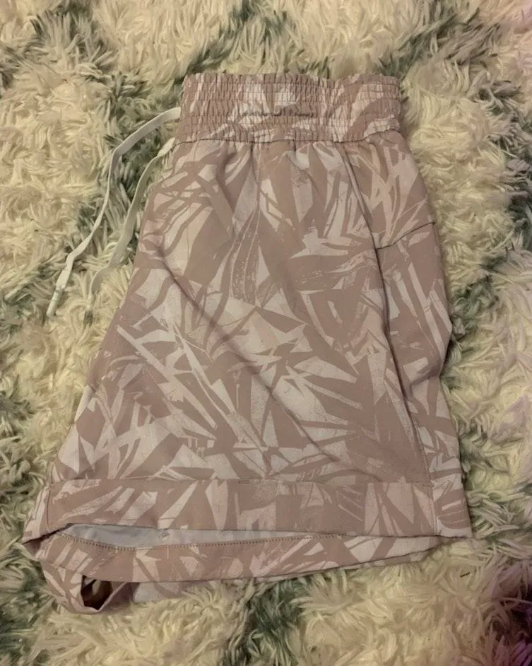 Lululemon 4 Inch Shorts - Image 4