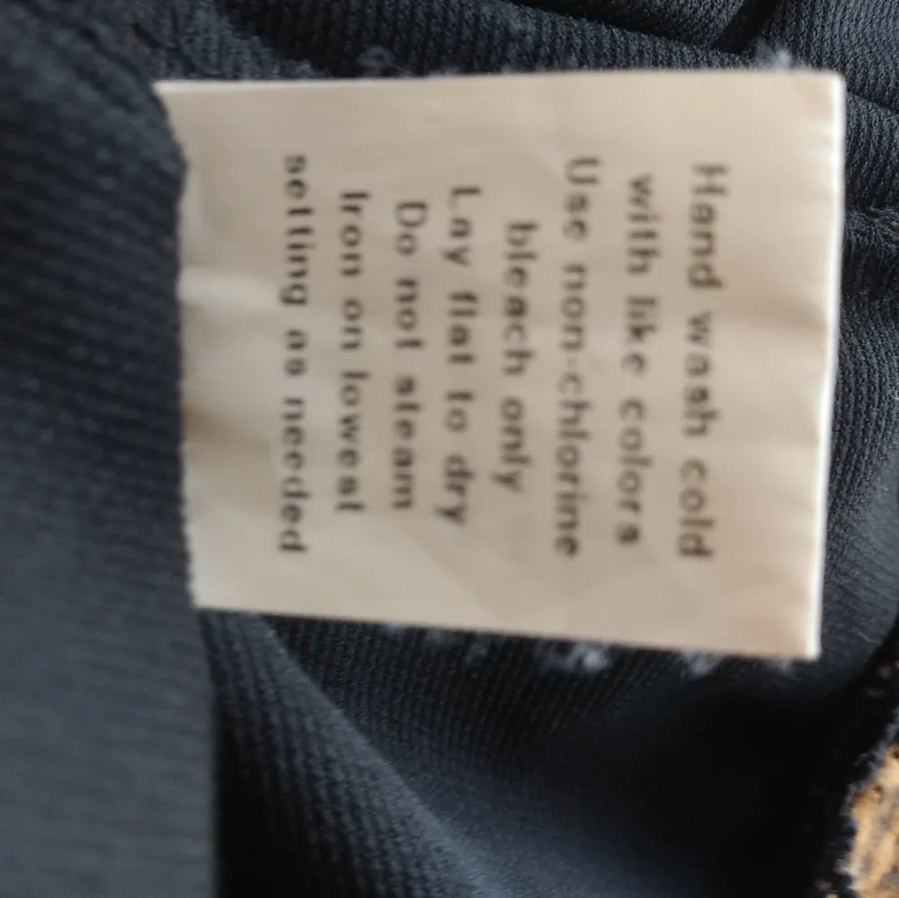 Bay Studio L Animal Print Golden Leopard Stretch Top Gold Size L - Image 4