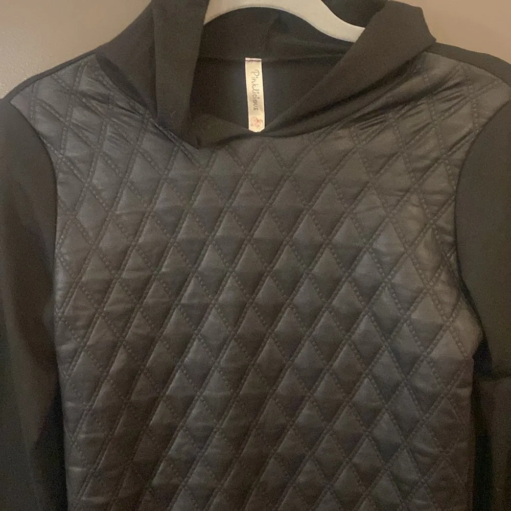 Quilted Black Long Sleeve Tunic - Image 3