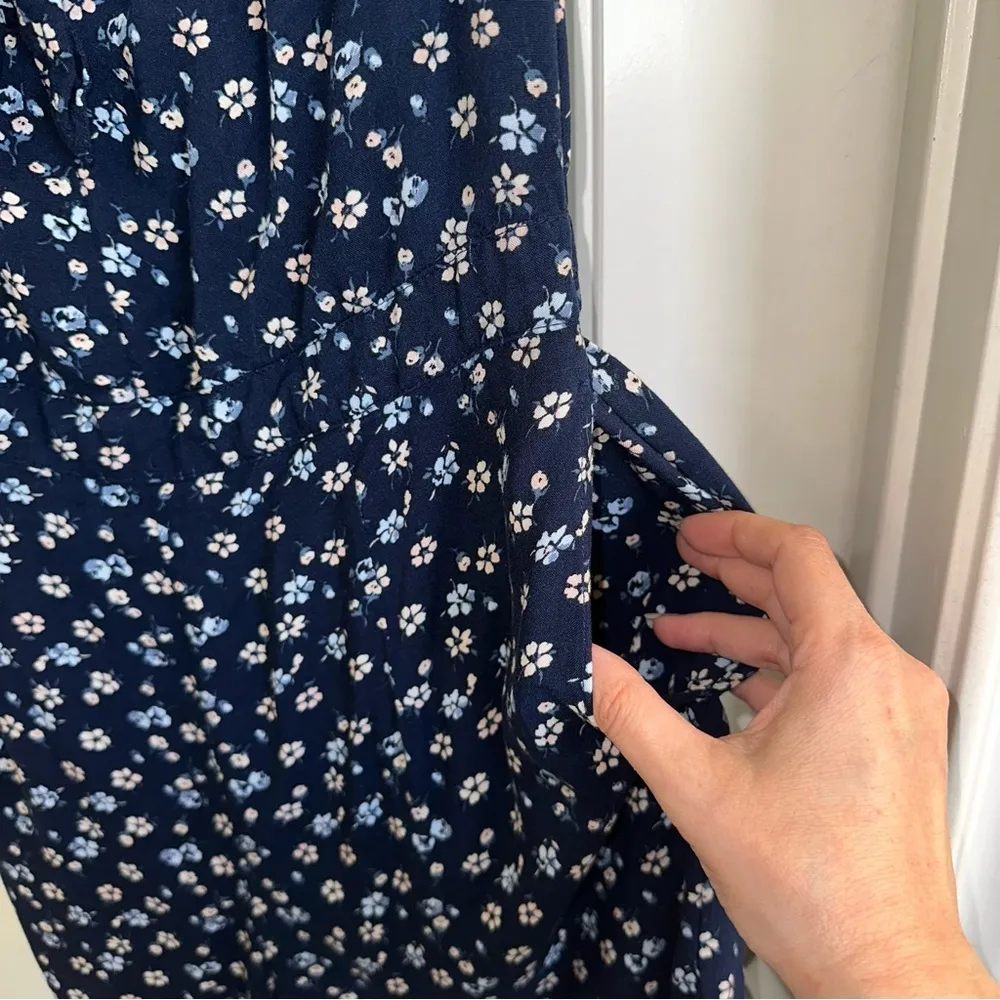 Hollister, navy floral tie front short sleeve shorts romper women small - Image 6