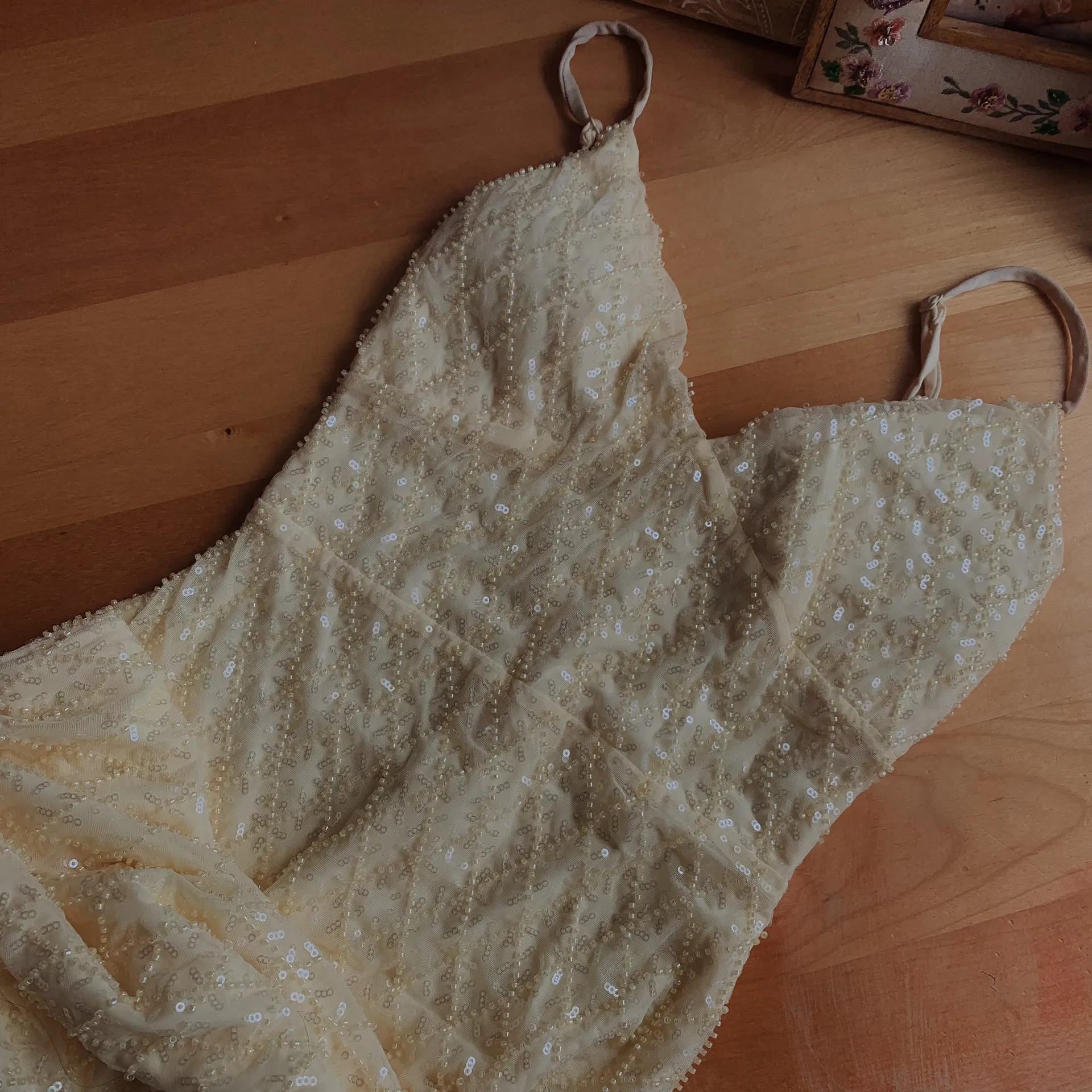 Pastel Yellow V-Neck Mermaid Sequin Bead Formal Dress - Image 14