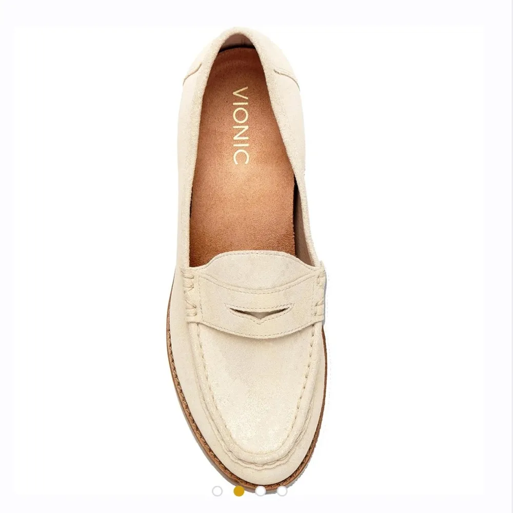Vionic  Waverly Cream Gold Loafers Size 8 Like New - Image 2