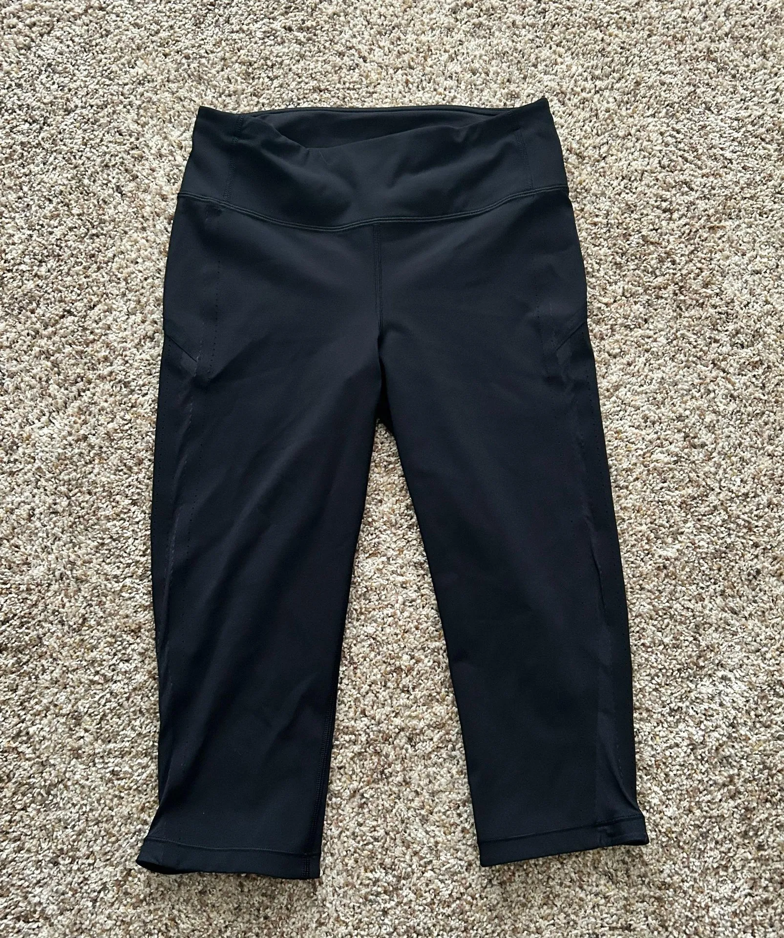 Black Cropped Leggings - Image 2