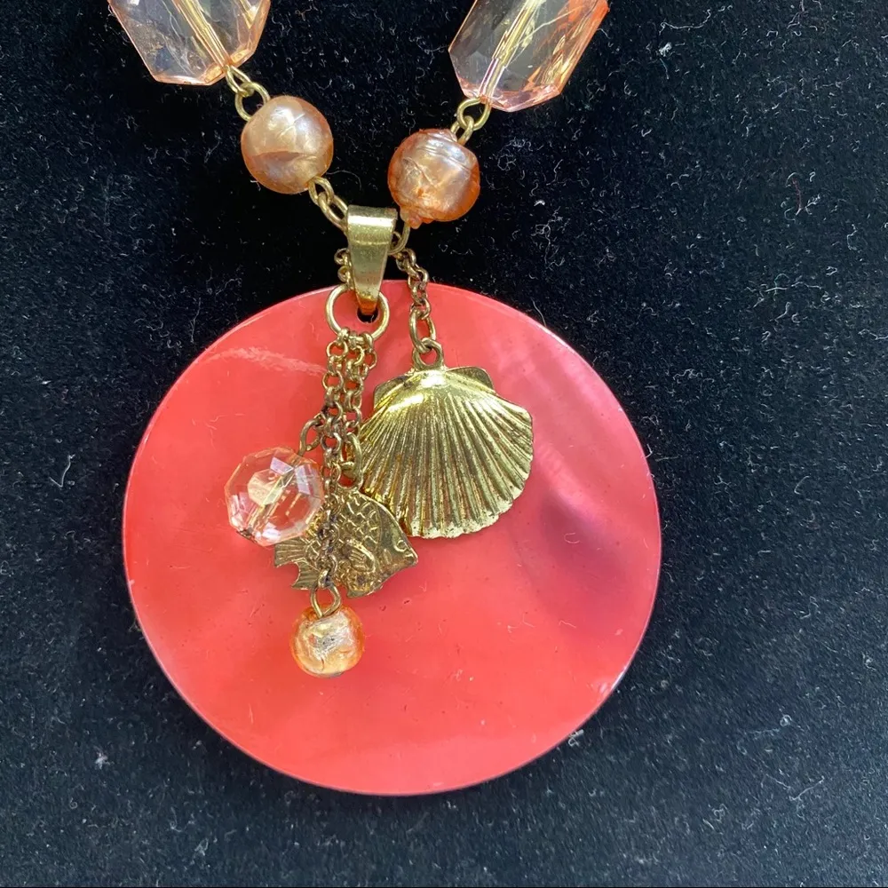 Beachy Look Necklace. Coral Color Center Accent. - Image 2