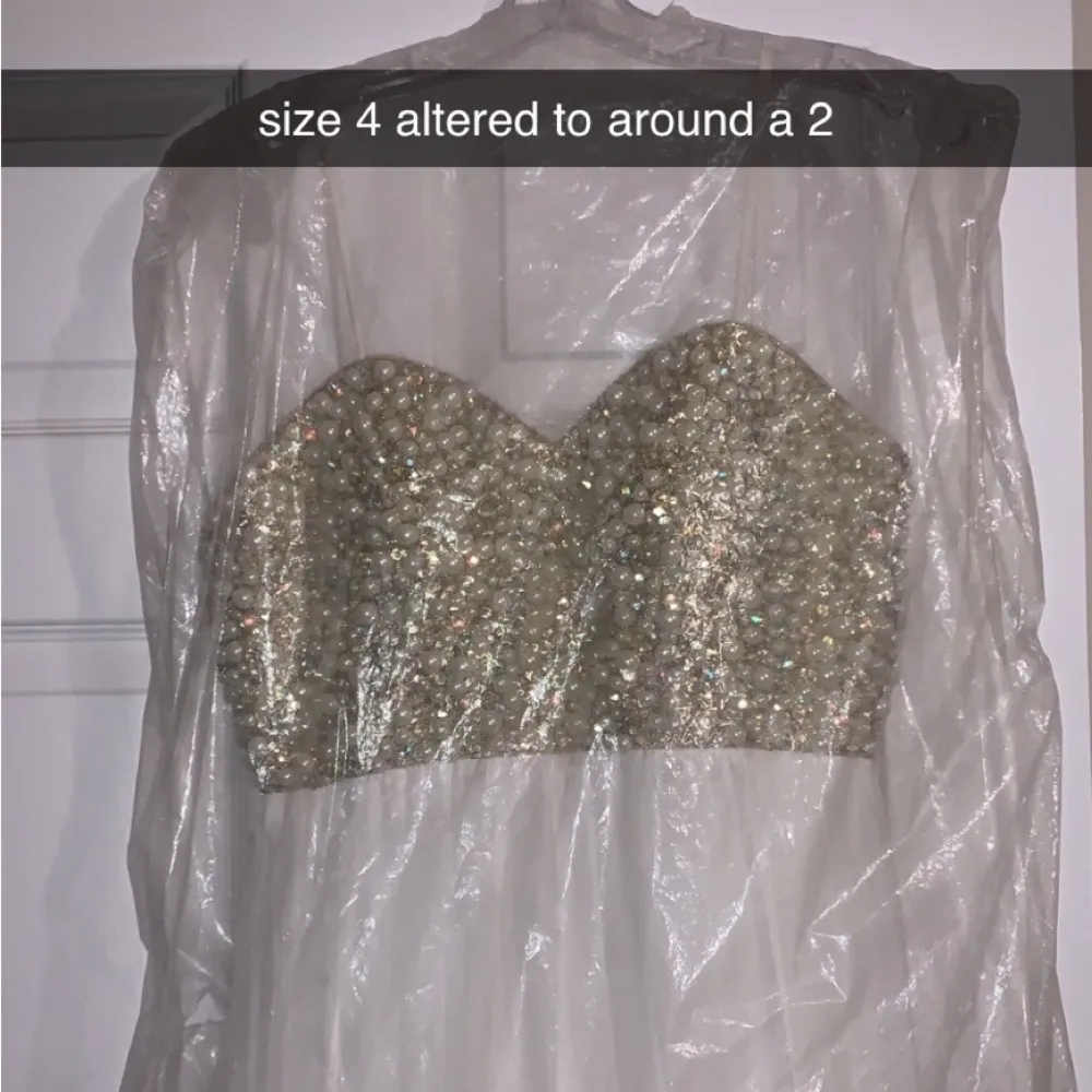 Size 4 altered to a 2 White - Image 2
