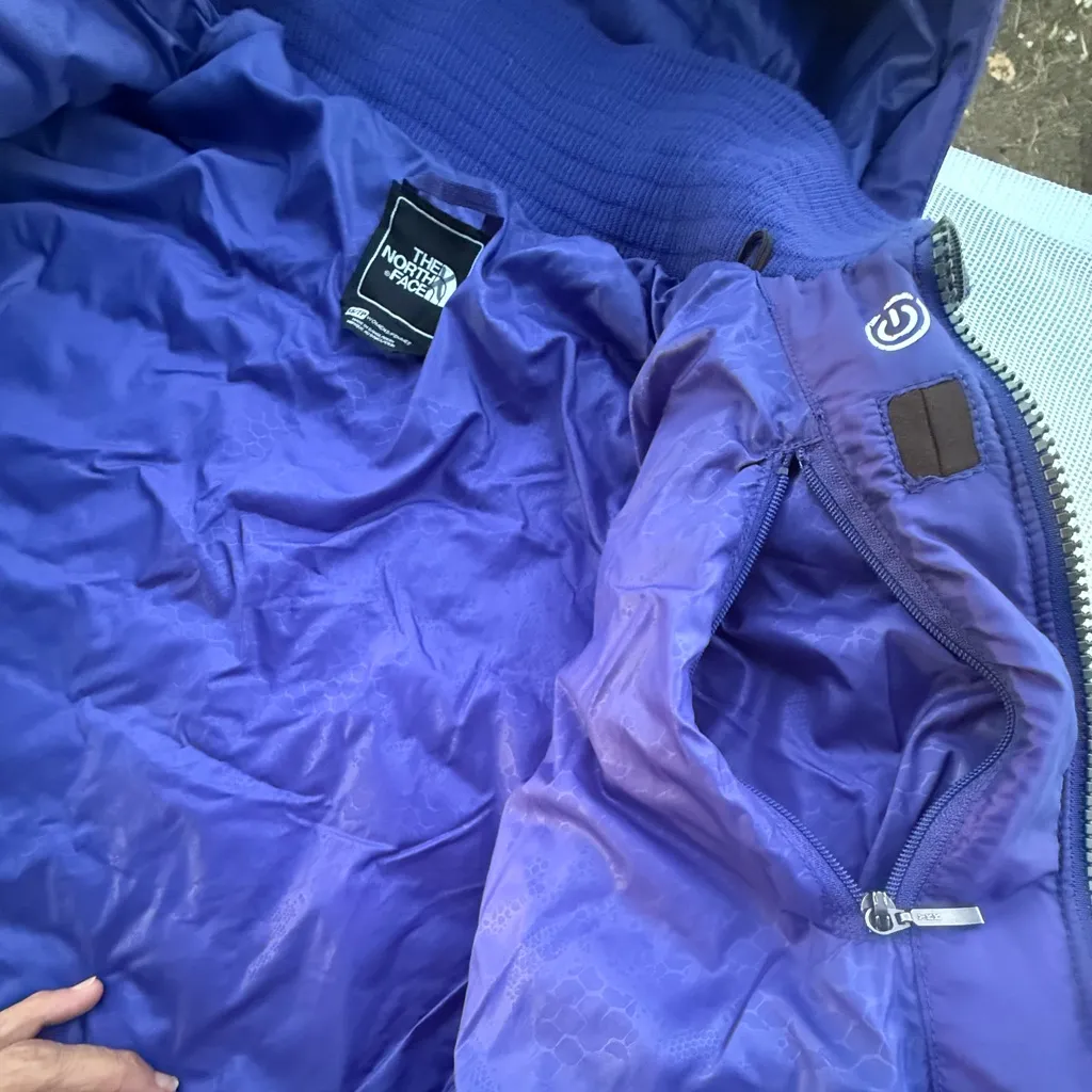 WOMENS  The North Face Totally Down Hooded Jacket SZ S/P Purple 600 - Image 9
