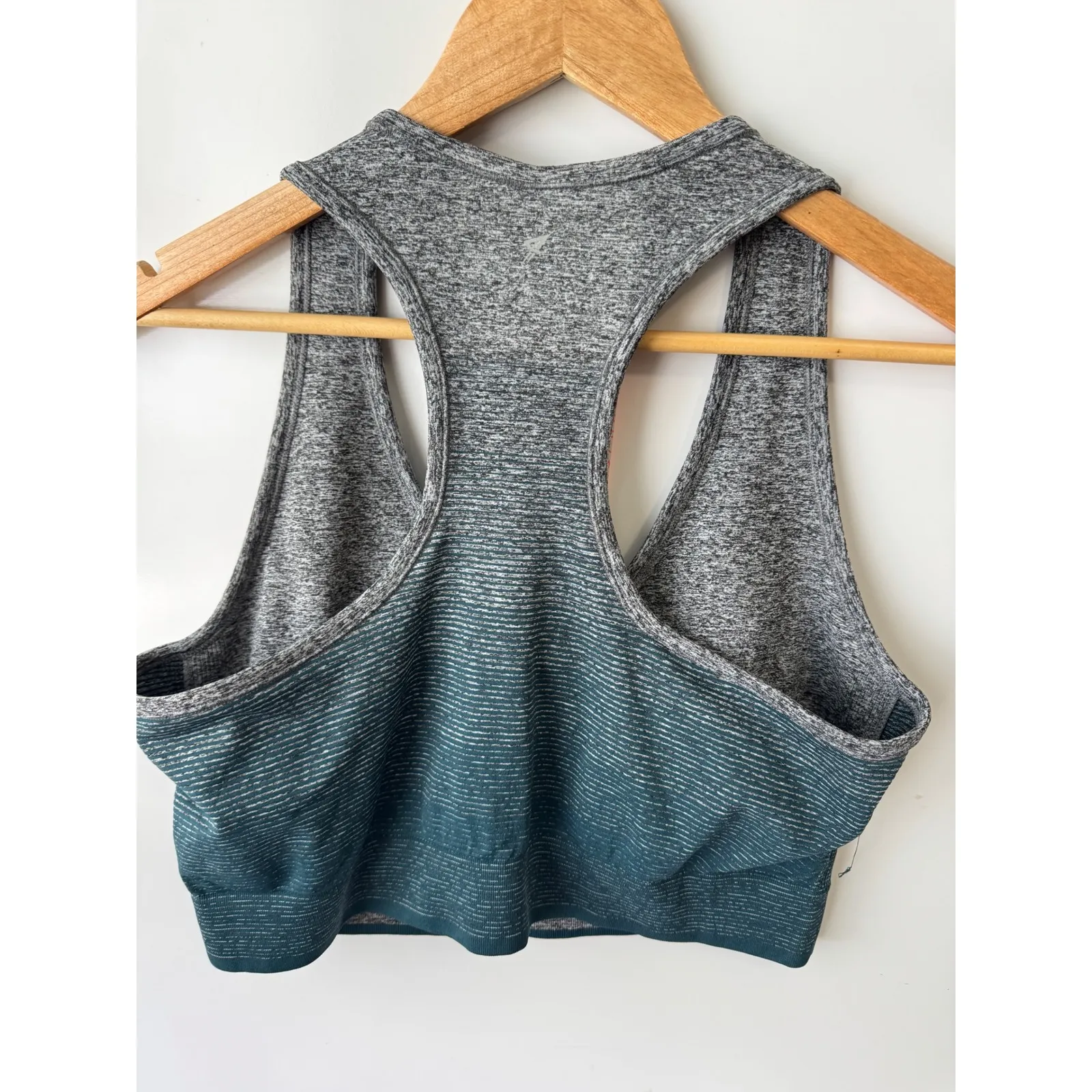 WORKOUT Ombre Sports Bra Racerback Medium Support Activewear‎ 14 - Image 2