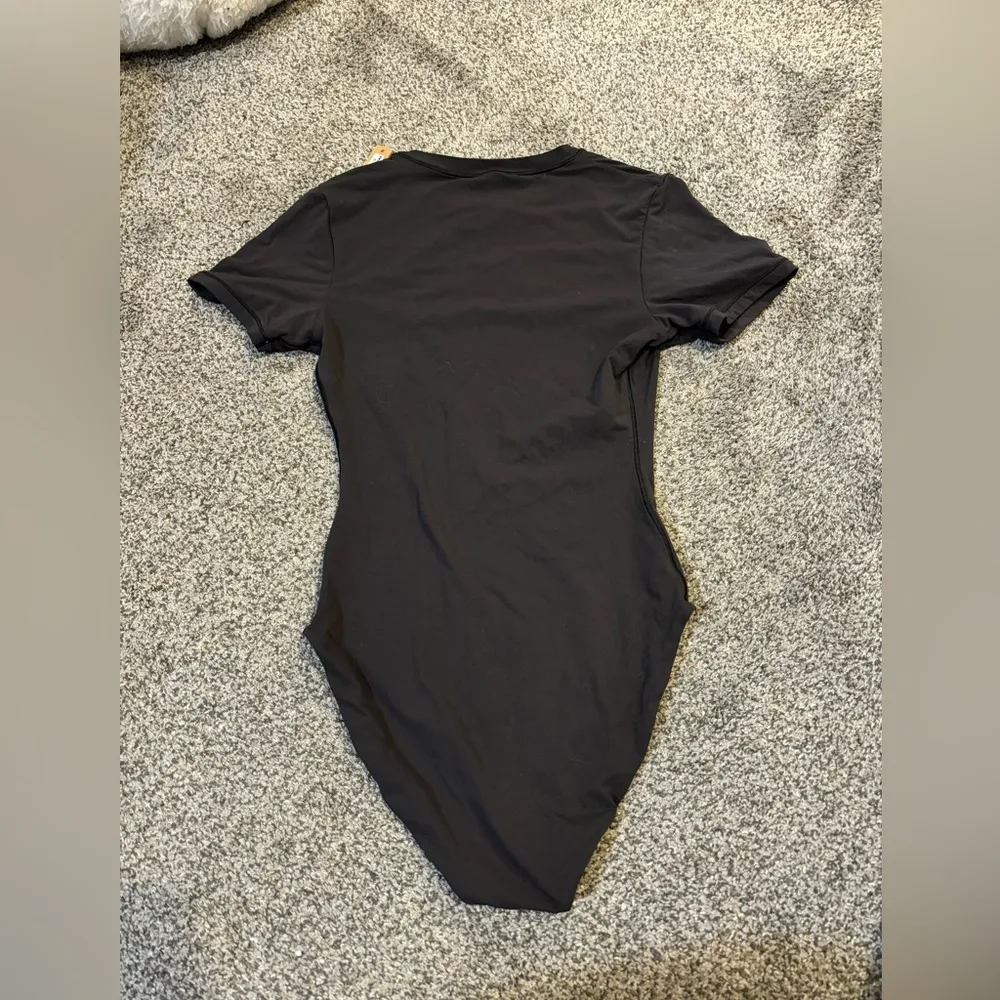 Skims Fits Everybody T-Shirt Bodysuit - Image 4