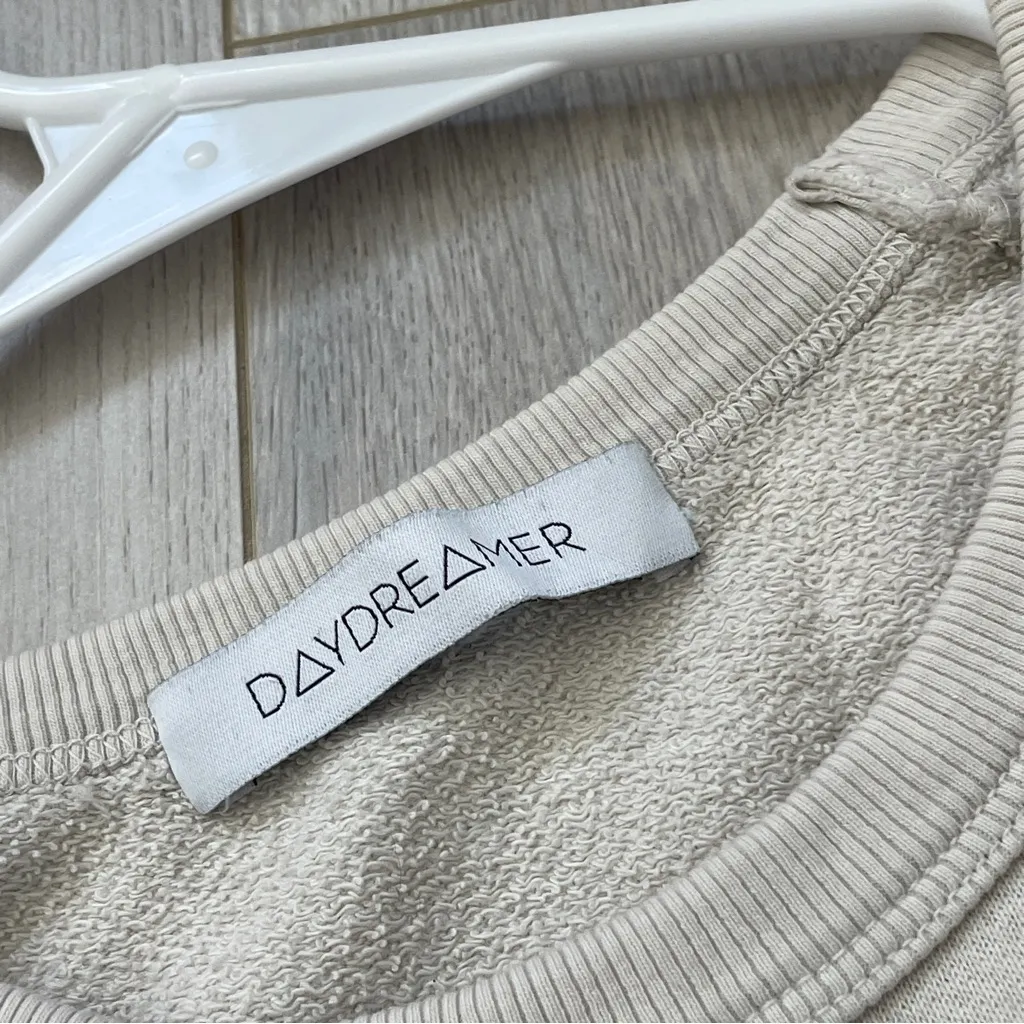 Daydreamer Grunge Sweatshirt def leppard varsity crew womens Beige medium casual - Image 2