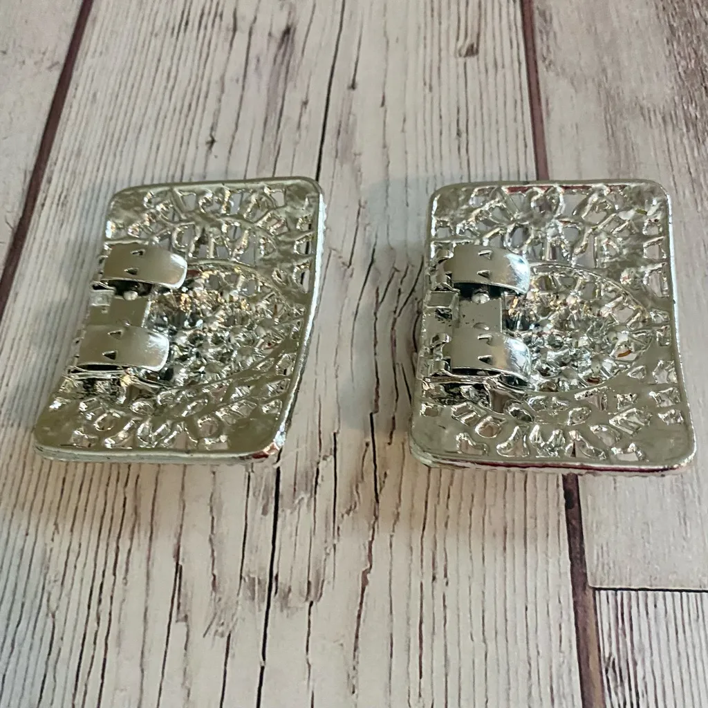 Silver And Rhinestone Shoe Clips - Image 4