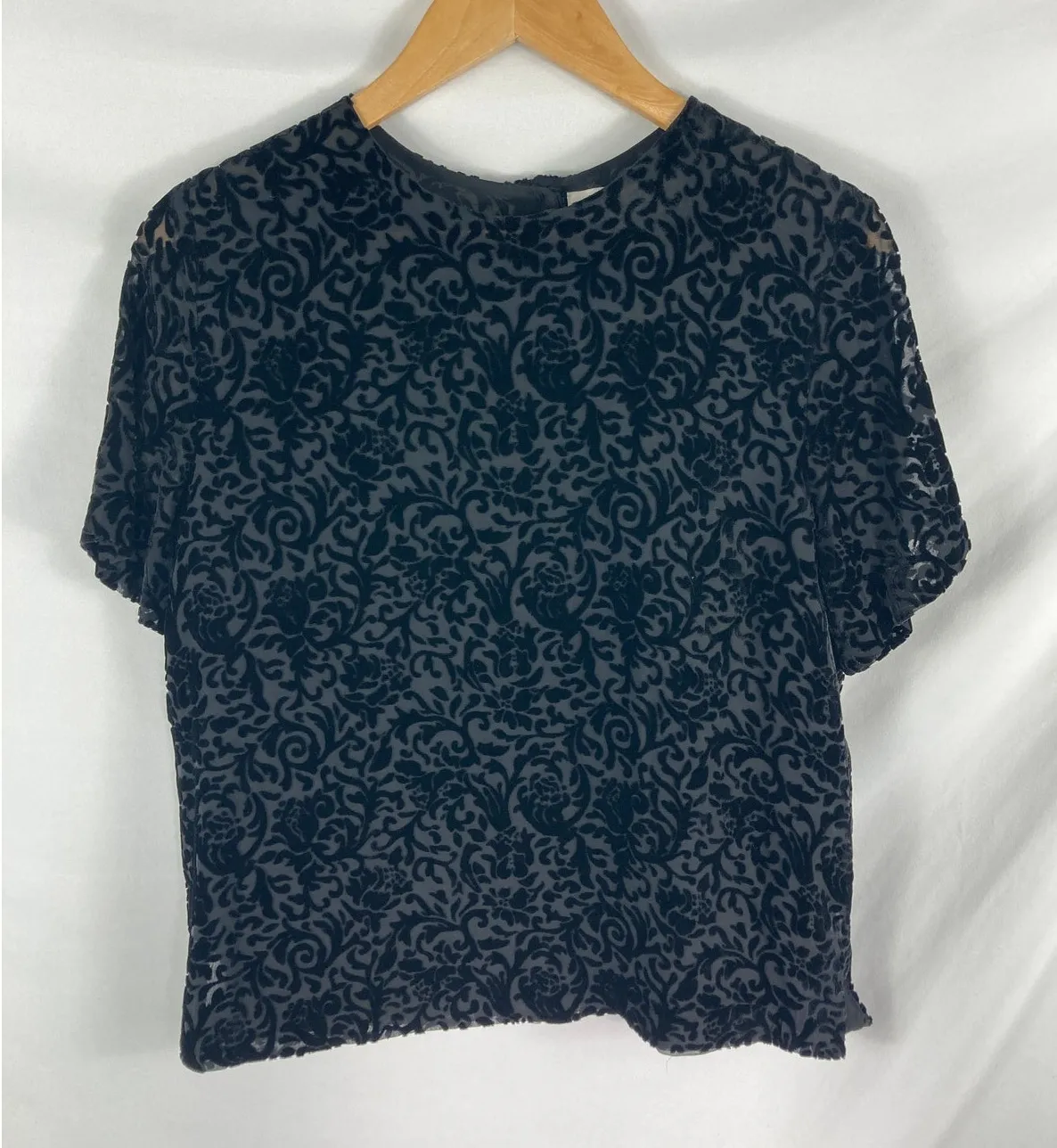 Valerie Stevens Velvet Paisley Silk Blend Short Sleeve Top Button Back Size 8 - Image 1