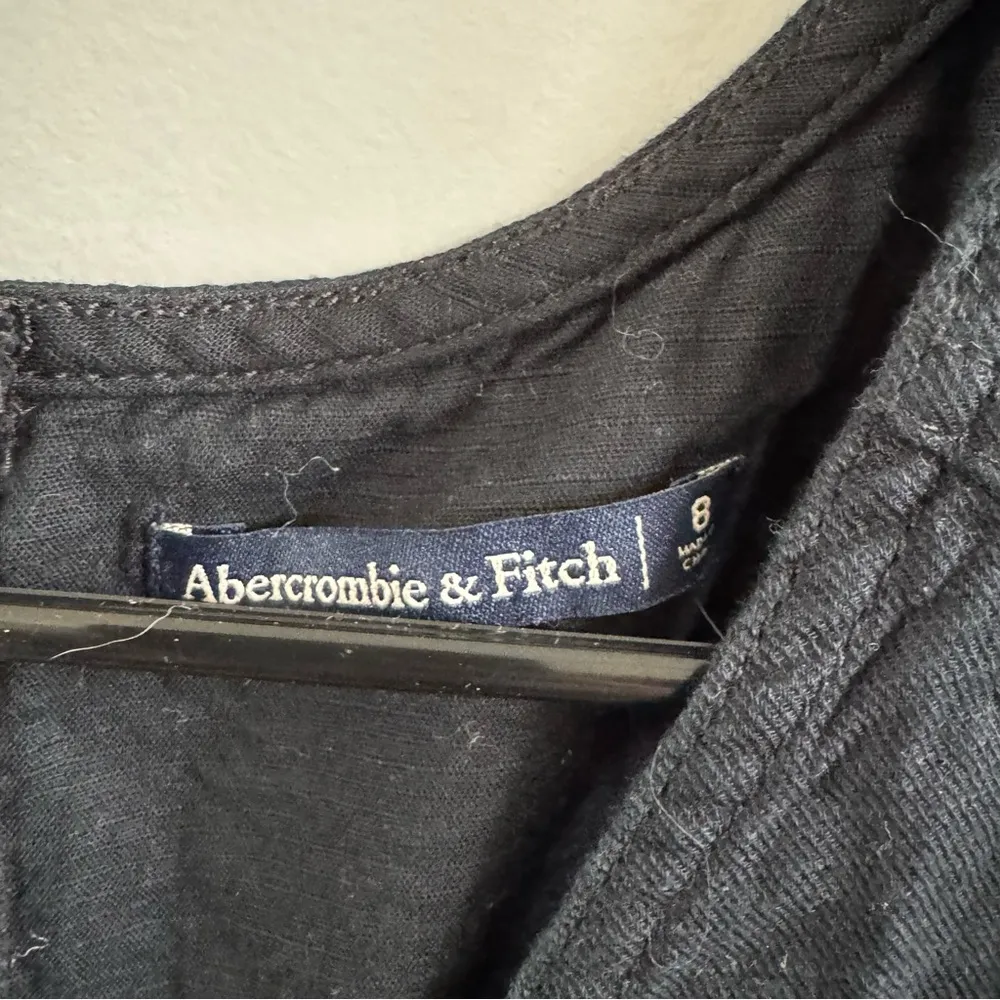 Abercrombie & Fitch Black Sleeveless Dress - Image 4