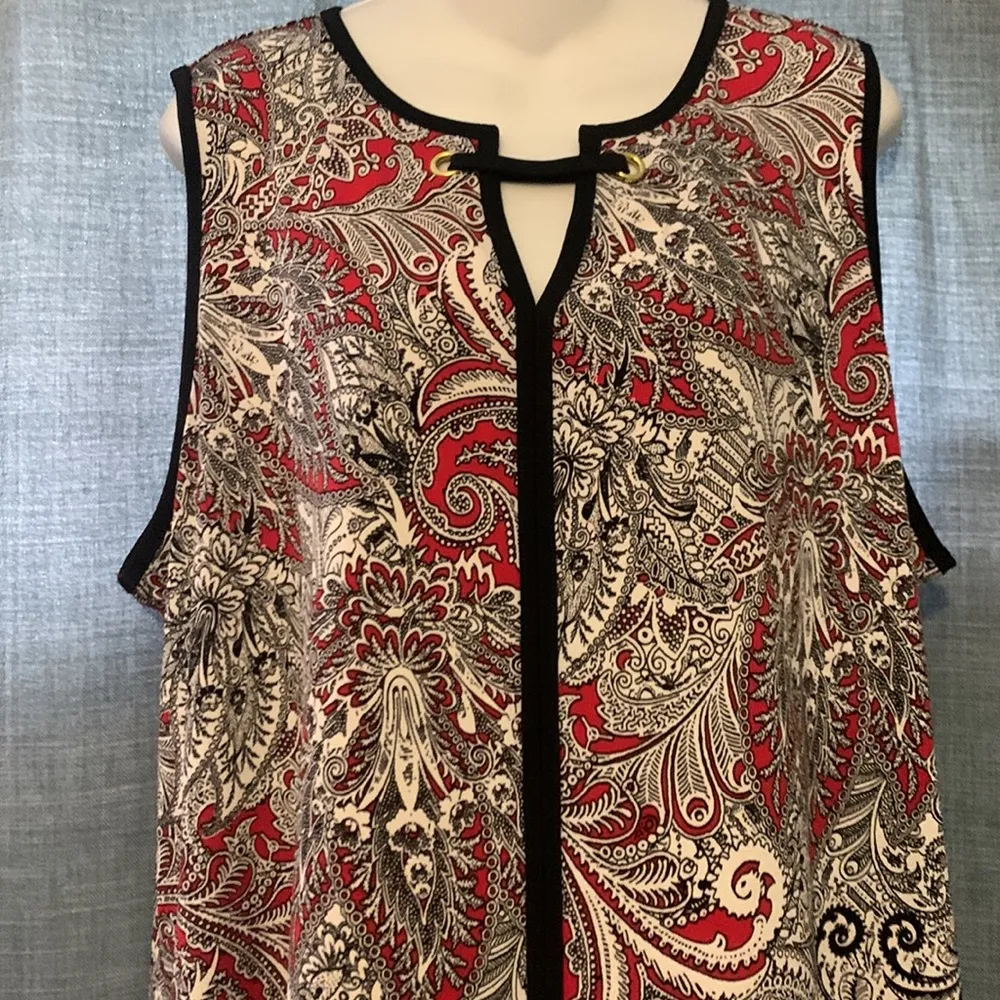 Ladies Size XXL Top by Liz Claiborne Career back & red Tank style Blouse - Image 2