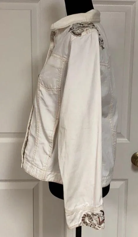 Bill Blass Blassport Sequence white wash jean jacket. Medium - Image 3