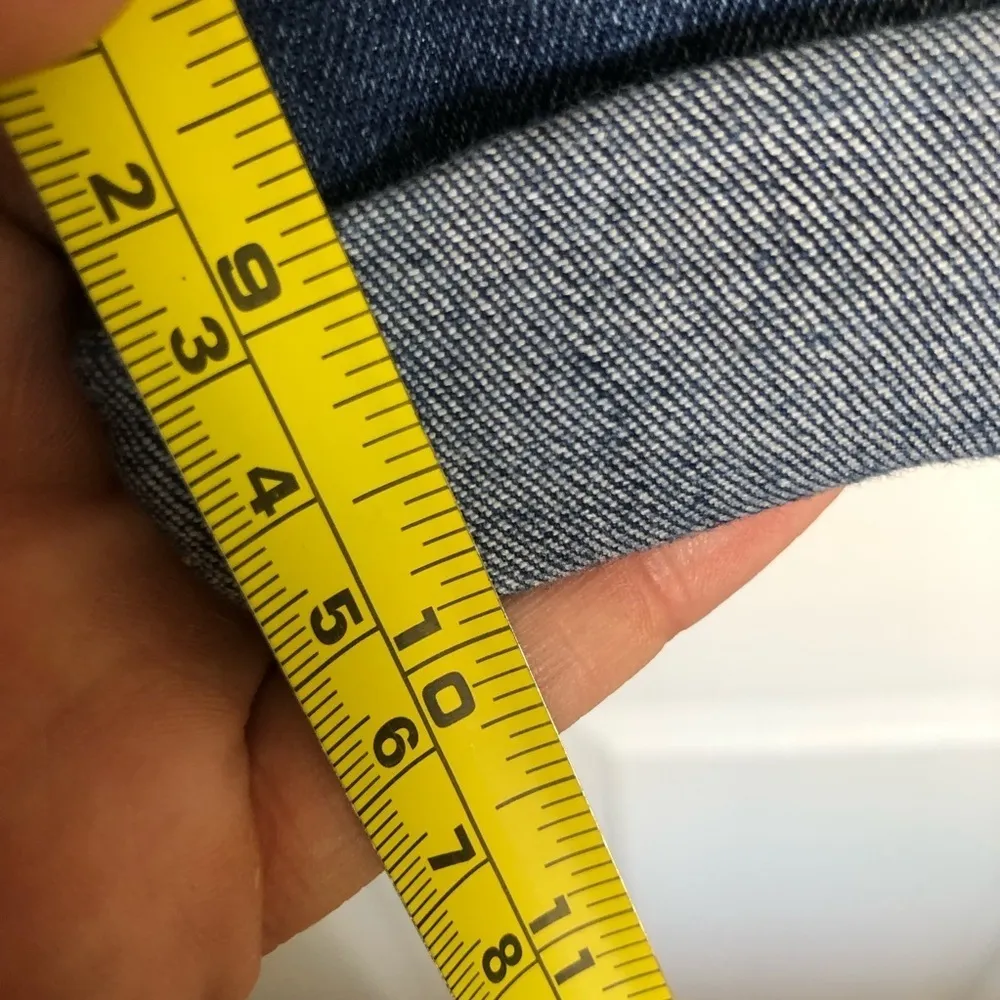 Dark Wash Levi’s Cuffed Bermuda Shorts Size 29 - Image 3