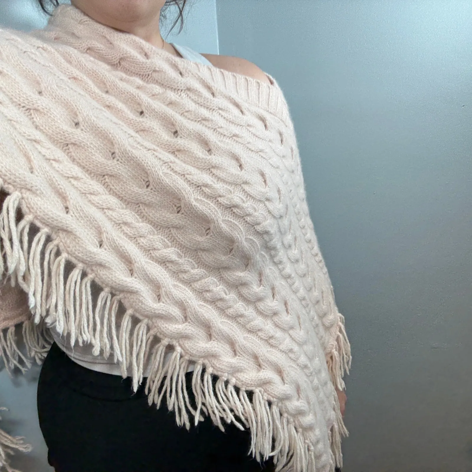Banana Republic Angora Wool Cable Knit Fluffy Fringe Poncho M/L Soft Cozy Winter - Image 8